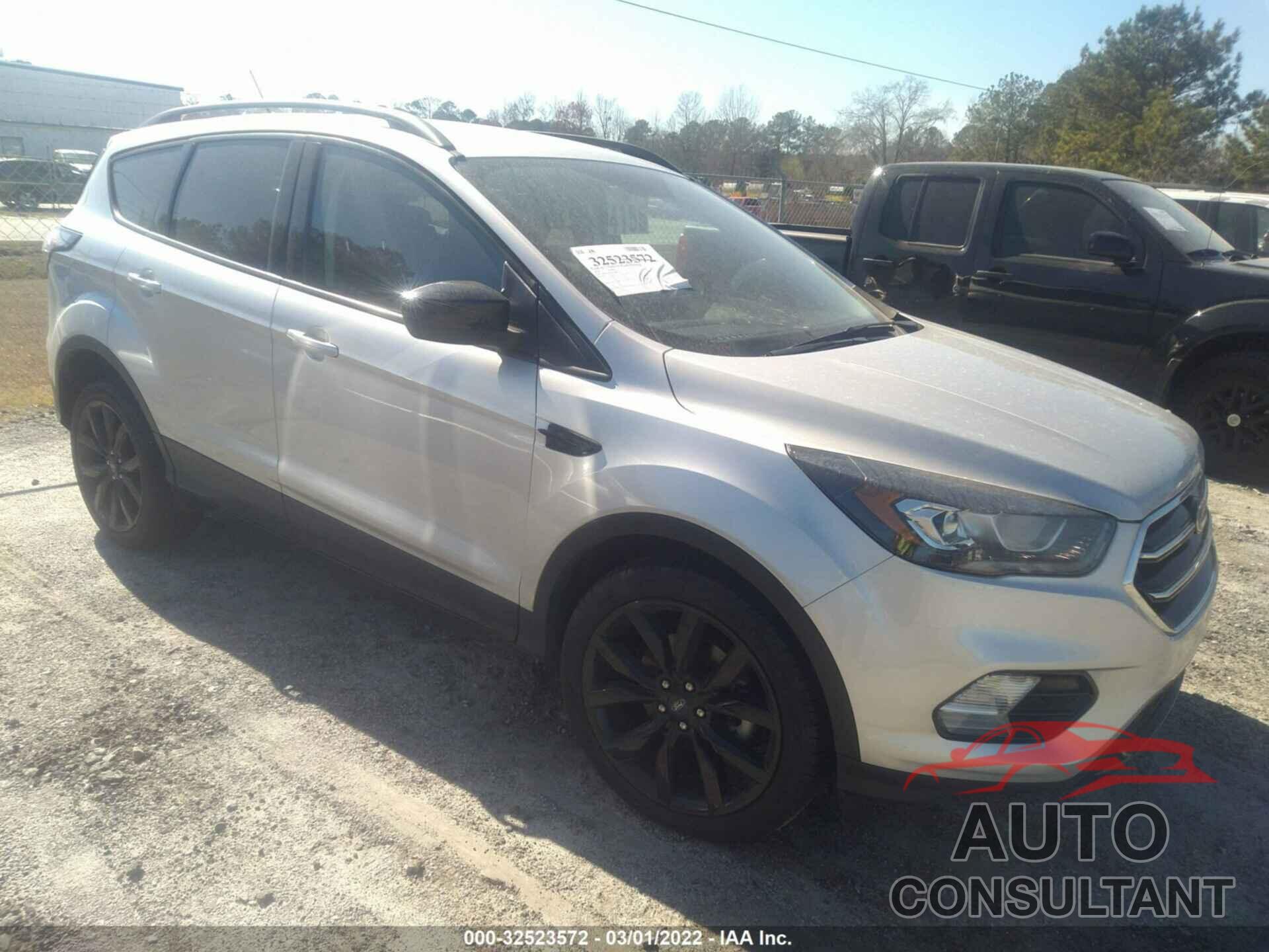 FORD ESCAPE 2018 - 1FMCU0GD5JUB95173