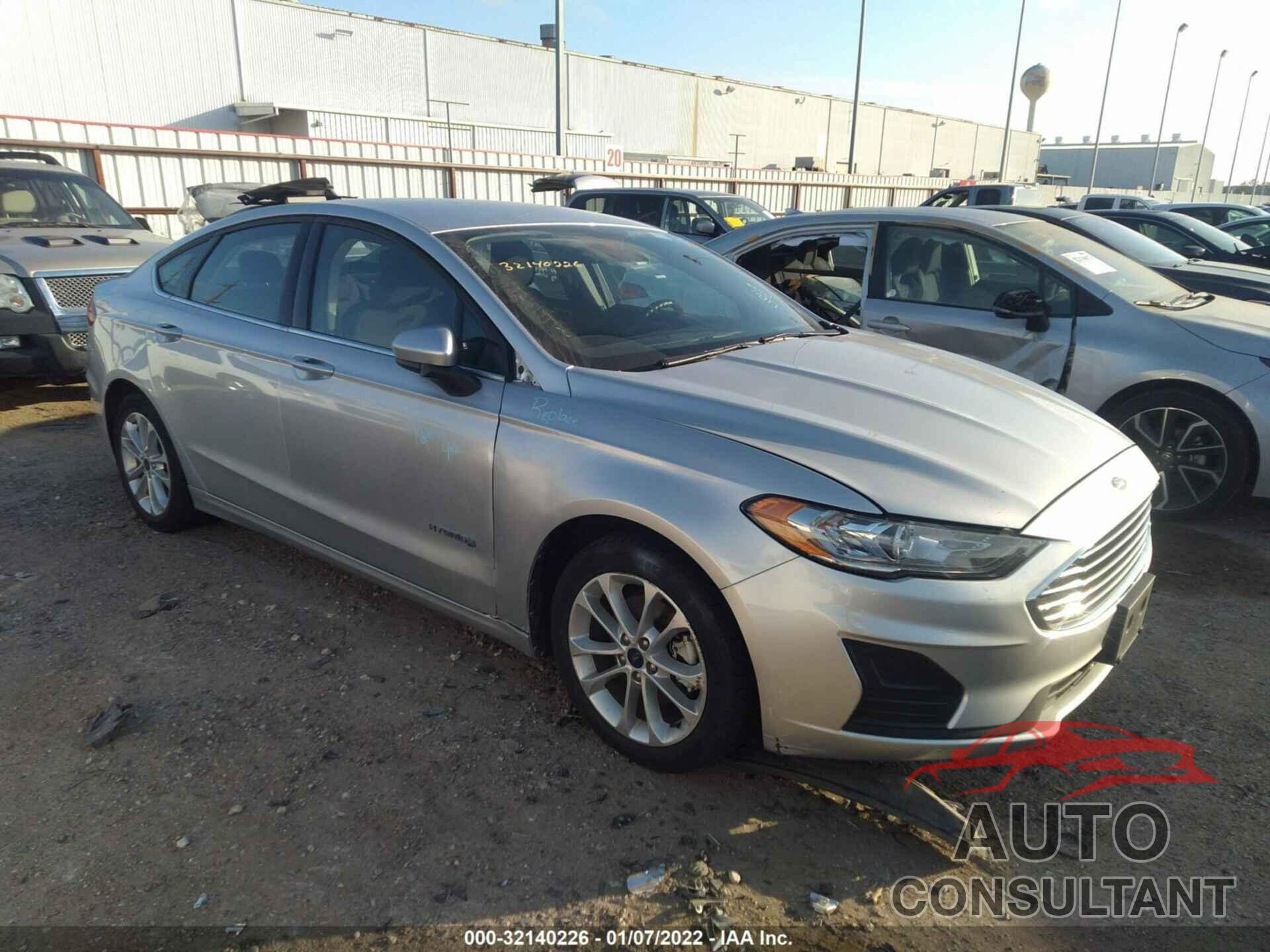 FORD FUSION HYBRID 2019 - 3FA6P0LU7KR222127