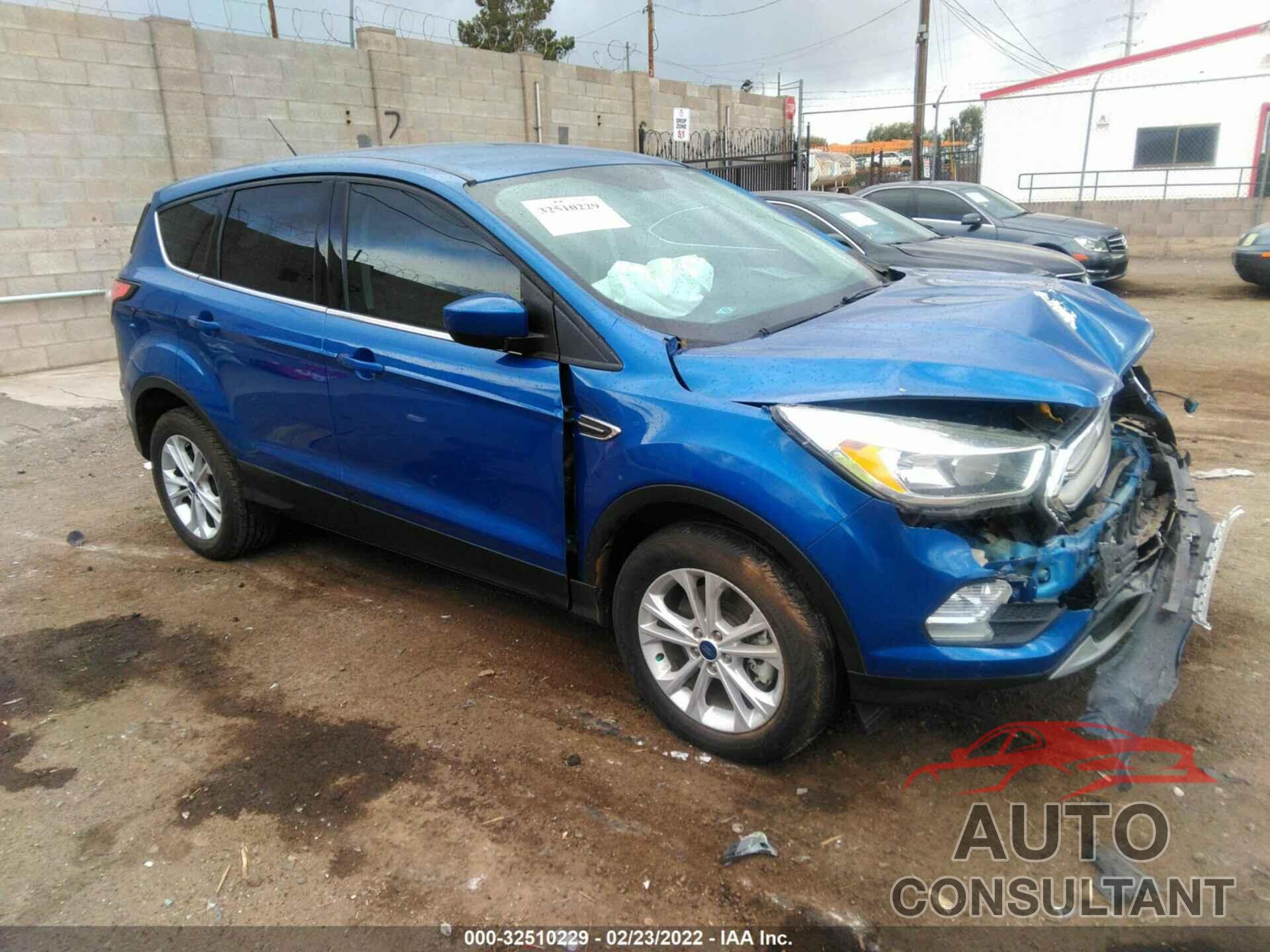 FORD ESCAPE 2017 - 1FMCU9G98HUE16663