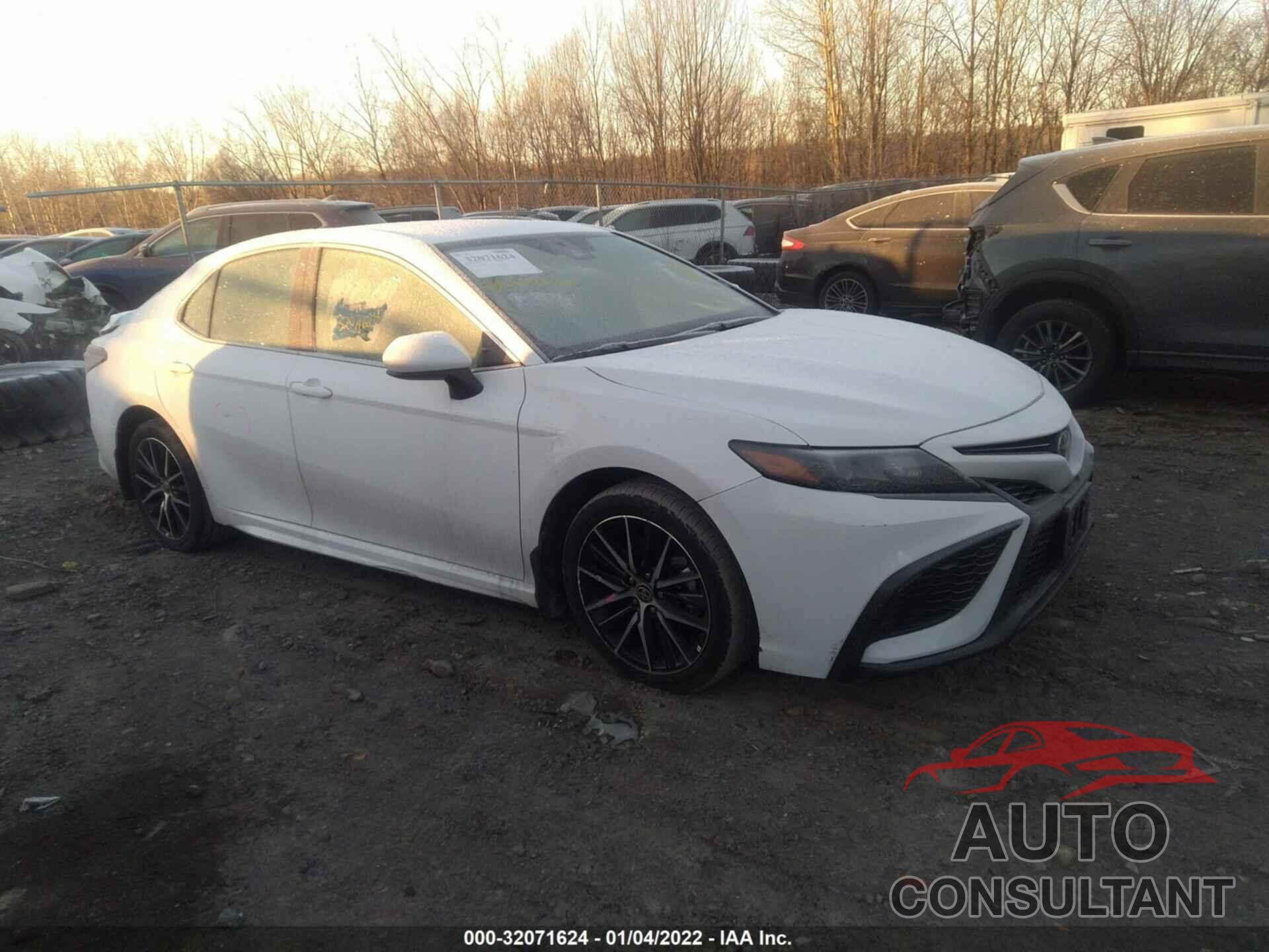 TOYOTA CAMRY 2021 - 4T1G11AK9MU518409