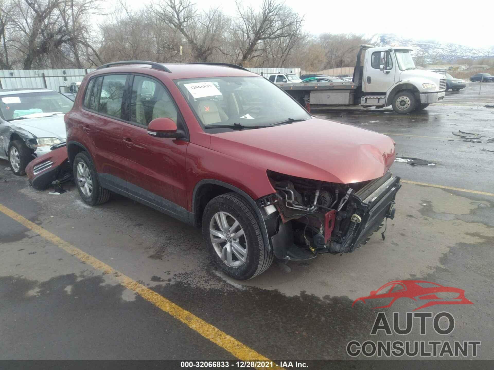 VOLKSWAGEN TIGUAN 2016 - WVGBV7AX5GW055755