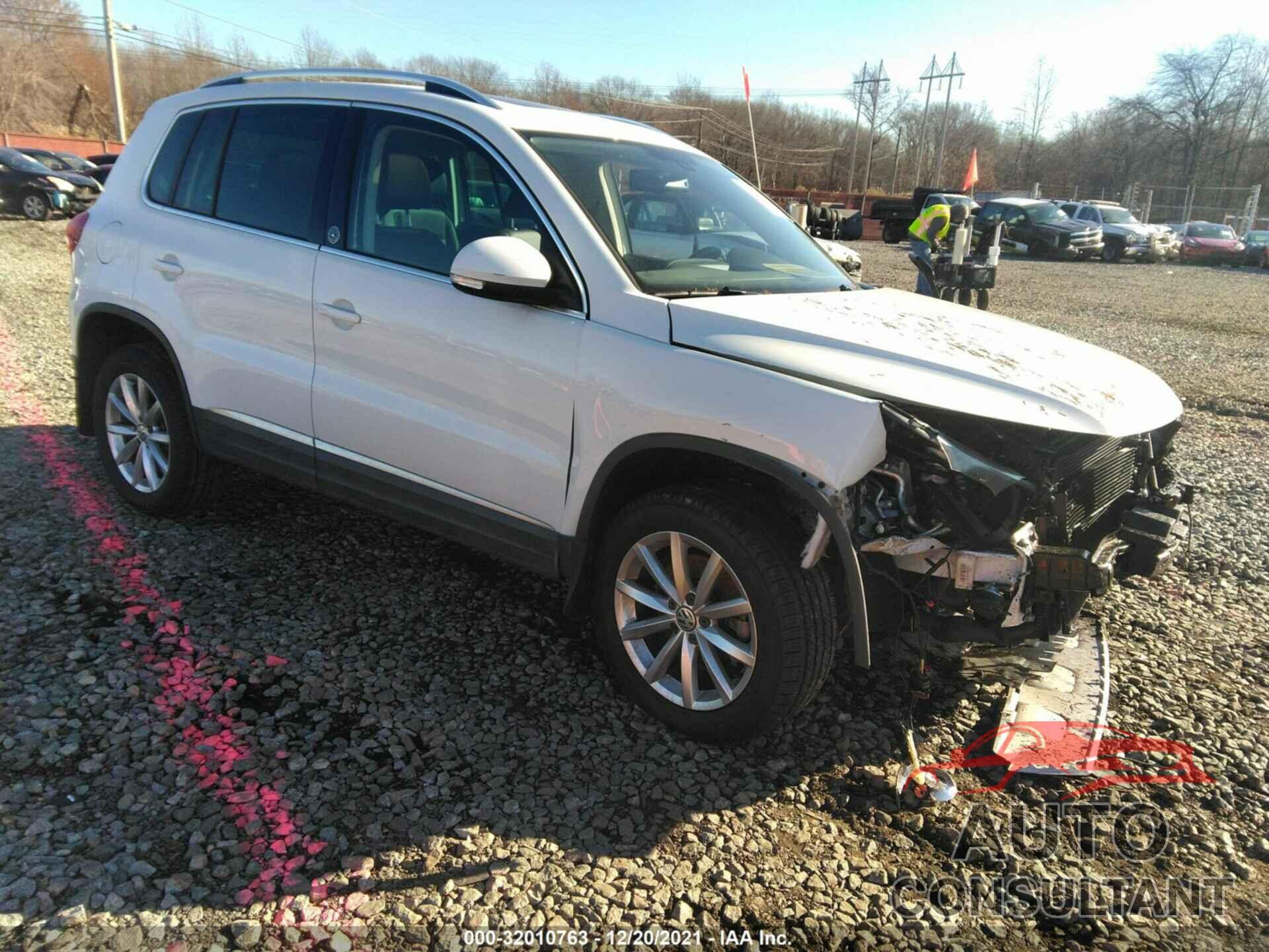 VOLKSWAGEN TIGUAN 2017 - WVGSV7AX9HK023593