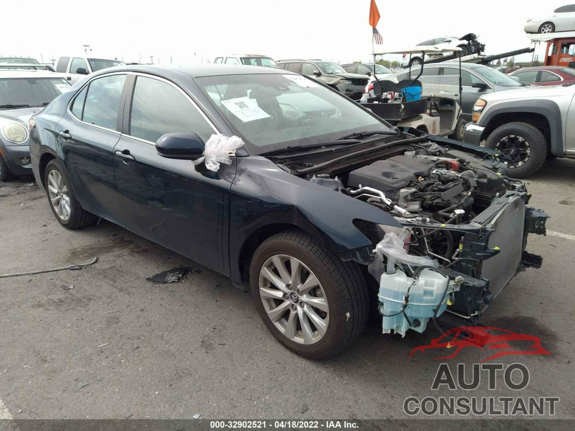 TOYOTA CAMRY 2018 - 4T1B11HK2JU582092