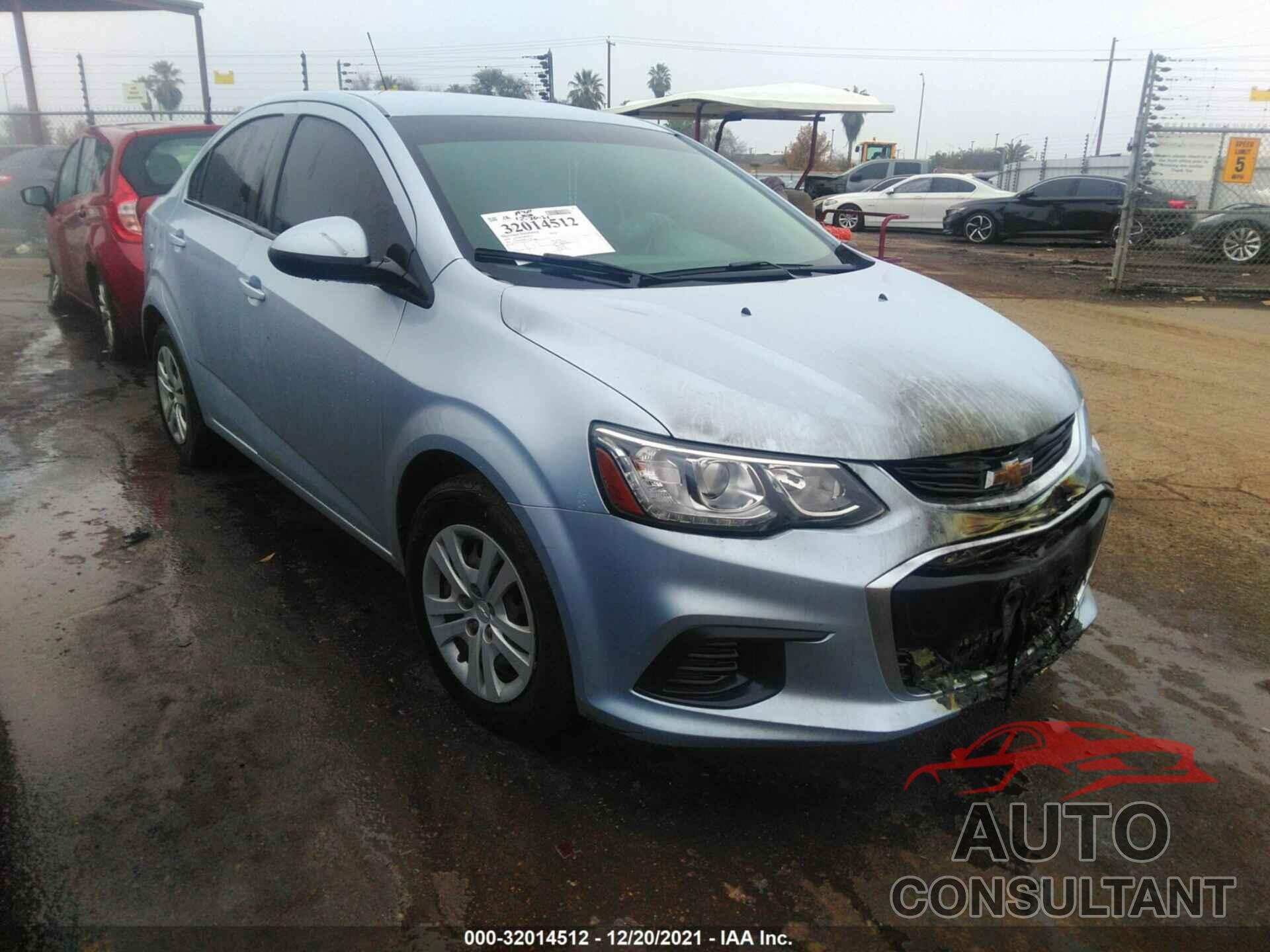 CHEVROLET SONIC 2018 - 1G1JB5SG8J4110528