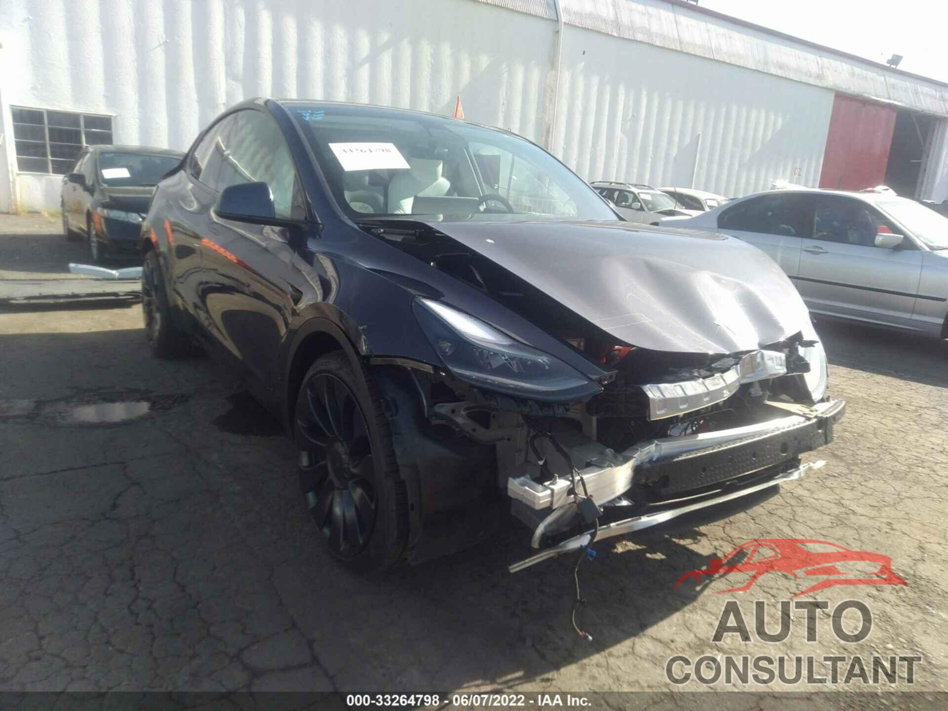 TESLA MODEL Y 2021 - 5YJYGDEF1MF268615