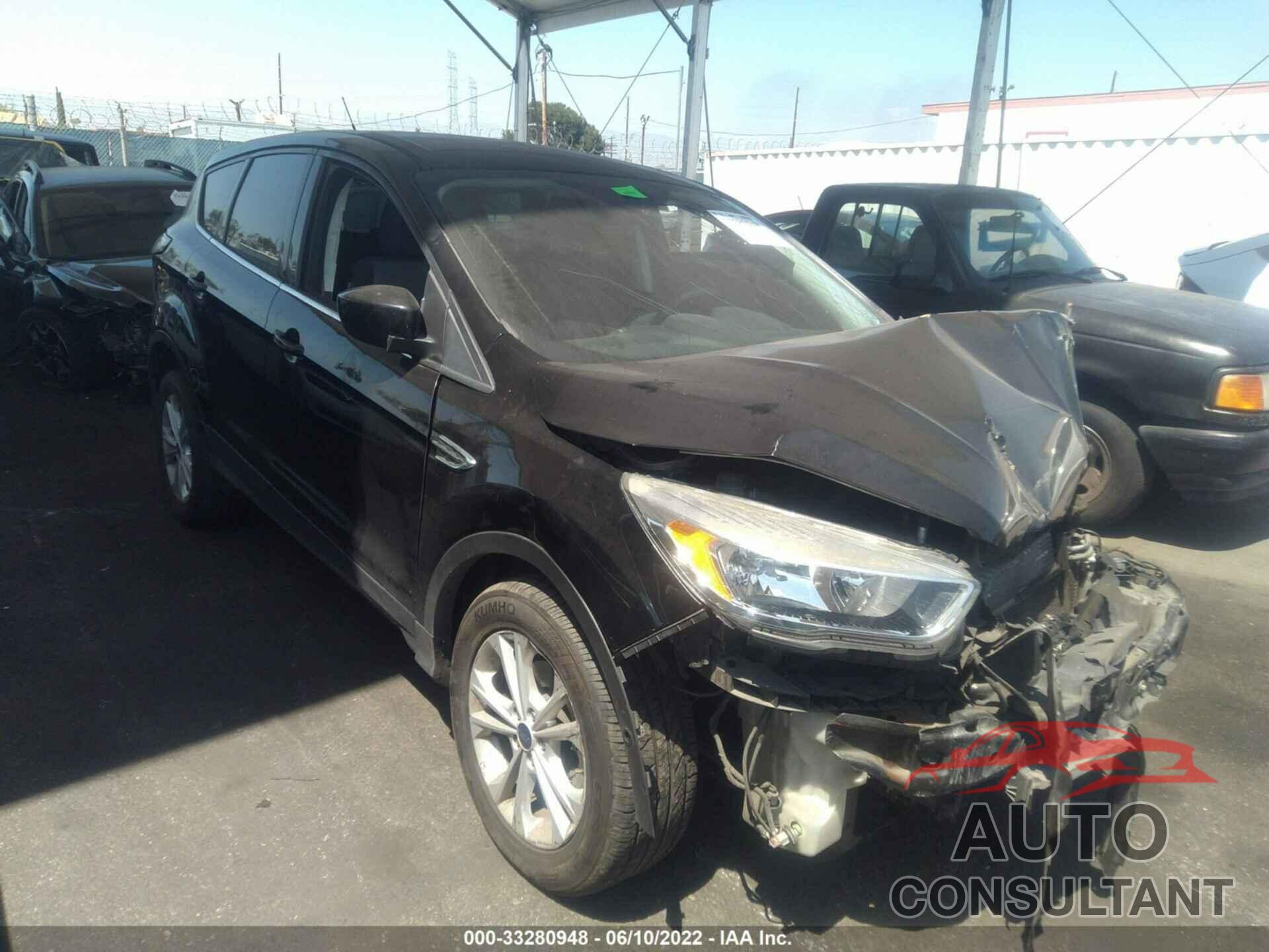 FORD ESCAPE 2017 - 1FMCU0GD8HUE37853
