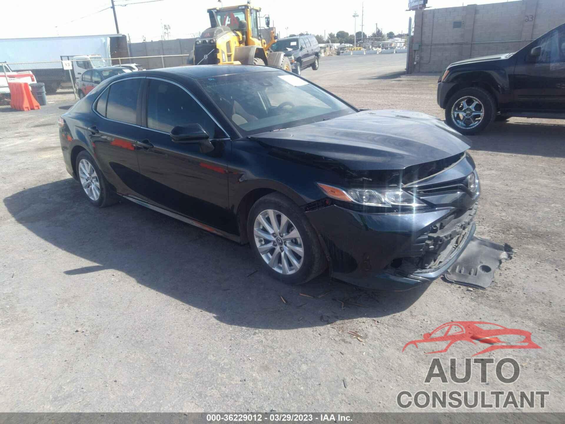 TOYOTA CAMRY 2018 - 4T1B11HK7JU518551