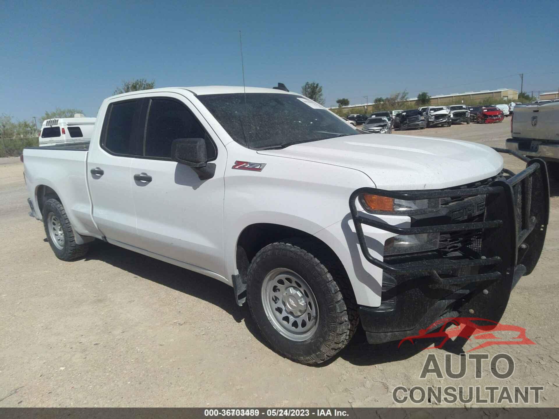 CHEVROLET SILVERADO 1500 2019 - 1GCRYAEF8KZ181902