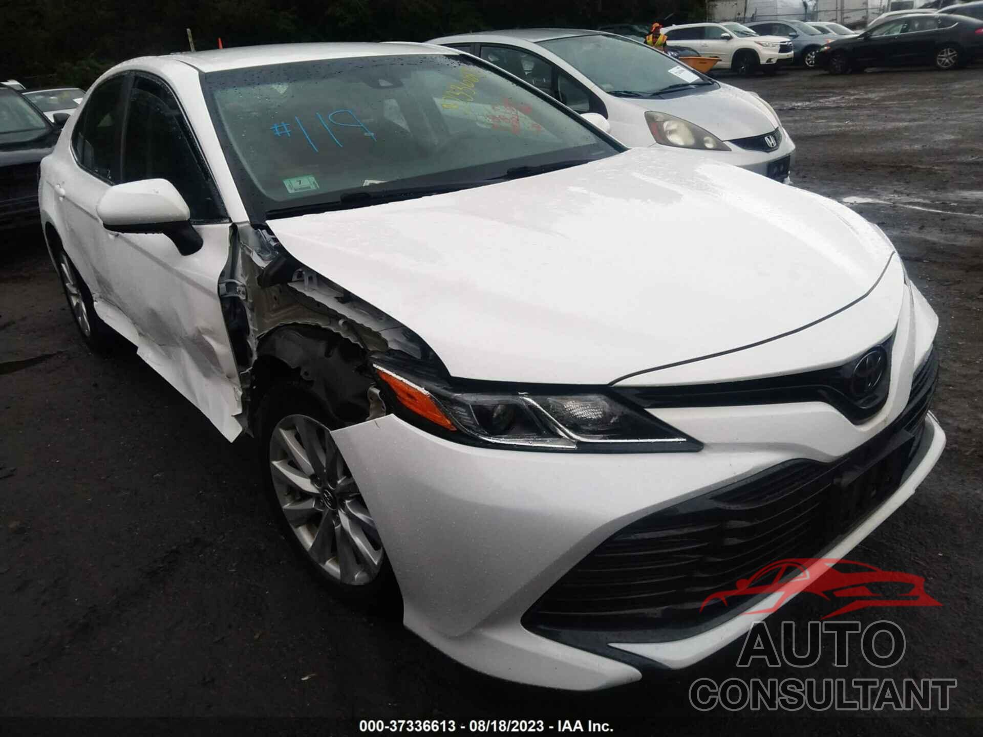 TOYOTA CAMRY 2018 - 4T1B11HK3JU039446