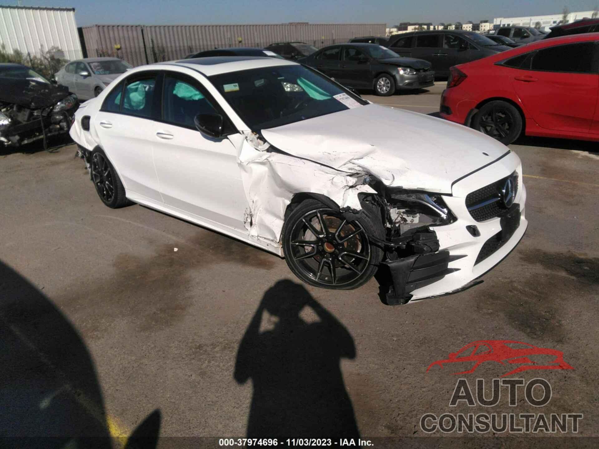 MERCEDES-BENZ C 300 2020 - 55SWF8DB1LU326171