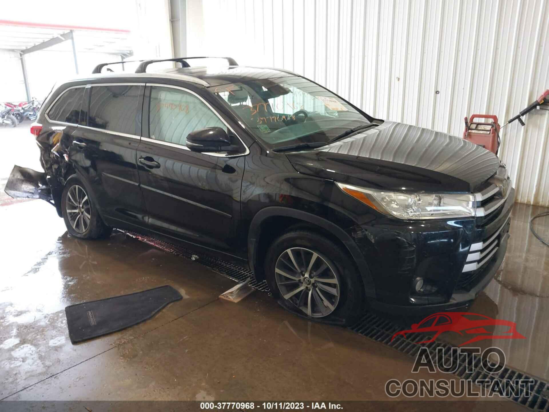TOYOTA HIGHLANDER 2018 - 5TDJZRFH4JS494759