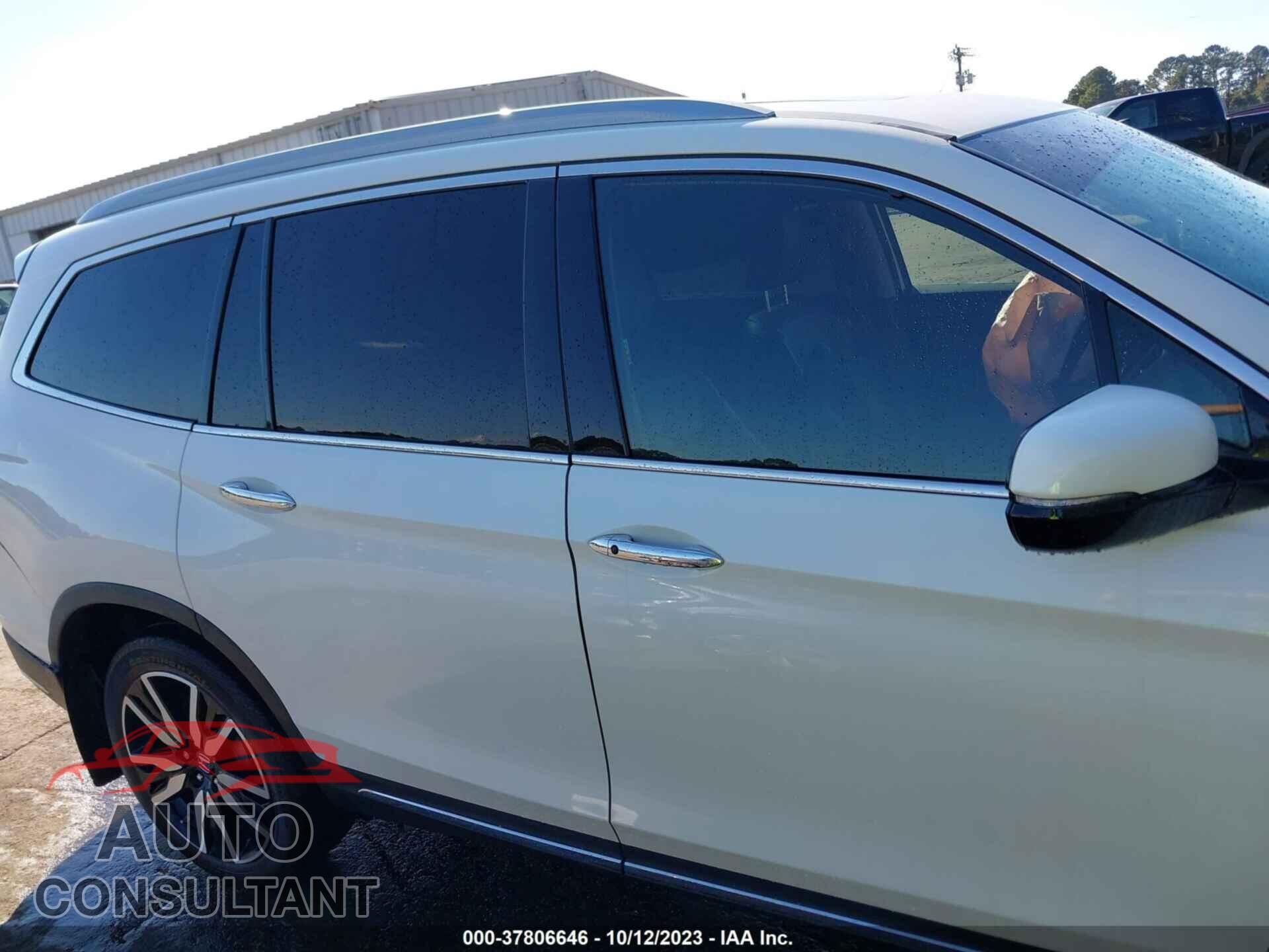 HONDA PILOT 2019 - 5FNYF6H07KB068471