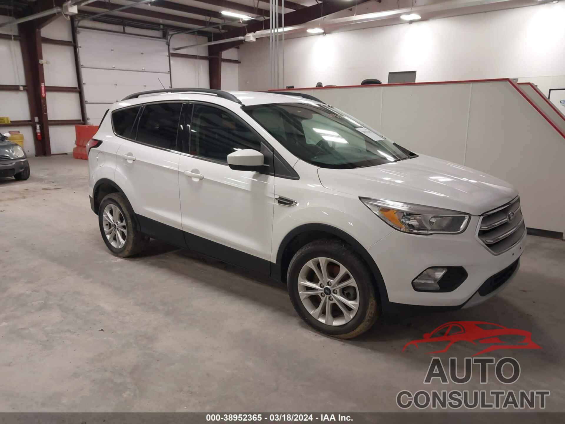 FORD ESCAPE 2018 - 1FMCU9GD3JUA12227