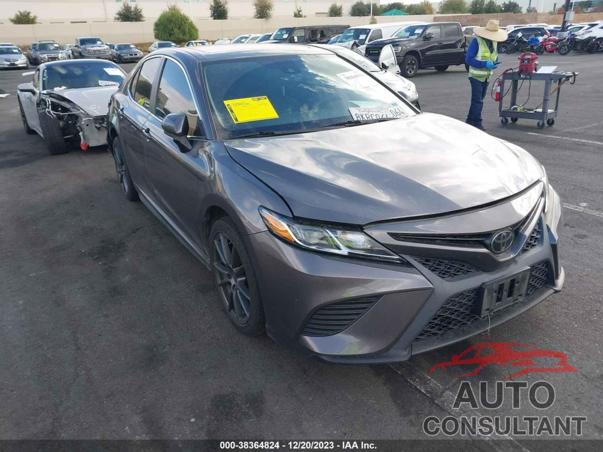 TOYOTA CAMRY 2019 - 4T1B11HK2KU228686