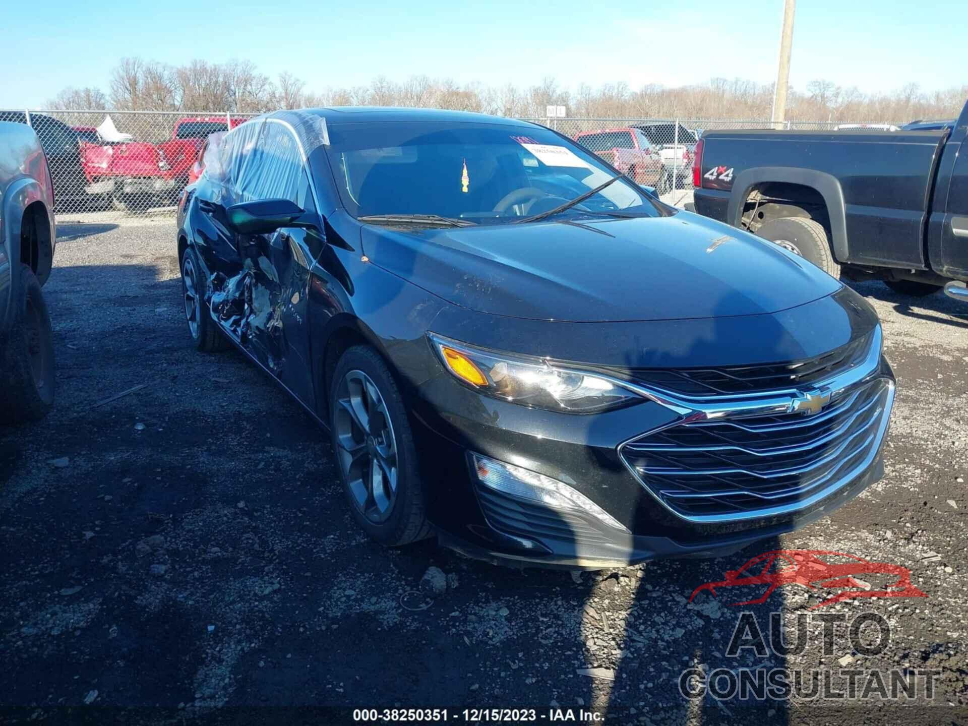 CHEVROLET MALIBU 2021 - 1G1ZD5ST5MF017713