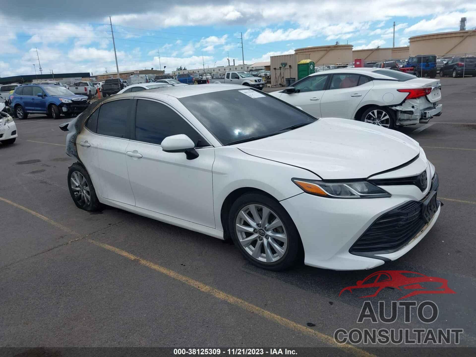 TOYOTA CAMRY 2018 - 4T1B11HK6JU552044