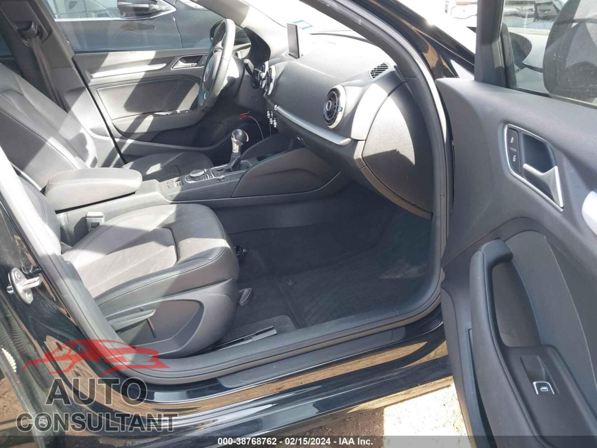 AUDI A3 2016 - WAUA7GFF2G1051747