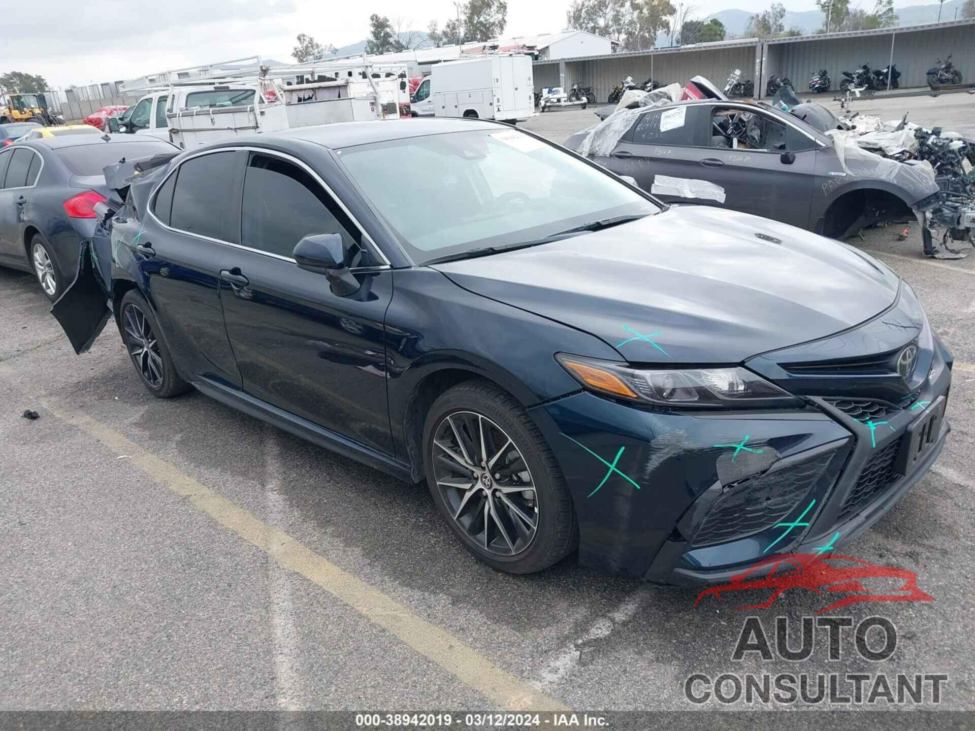 TOYOTA CAMRY 2021 - 4T1G11AK2MU492025