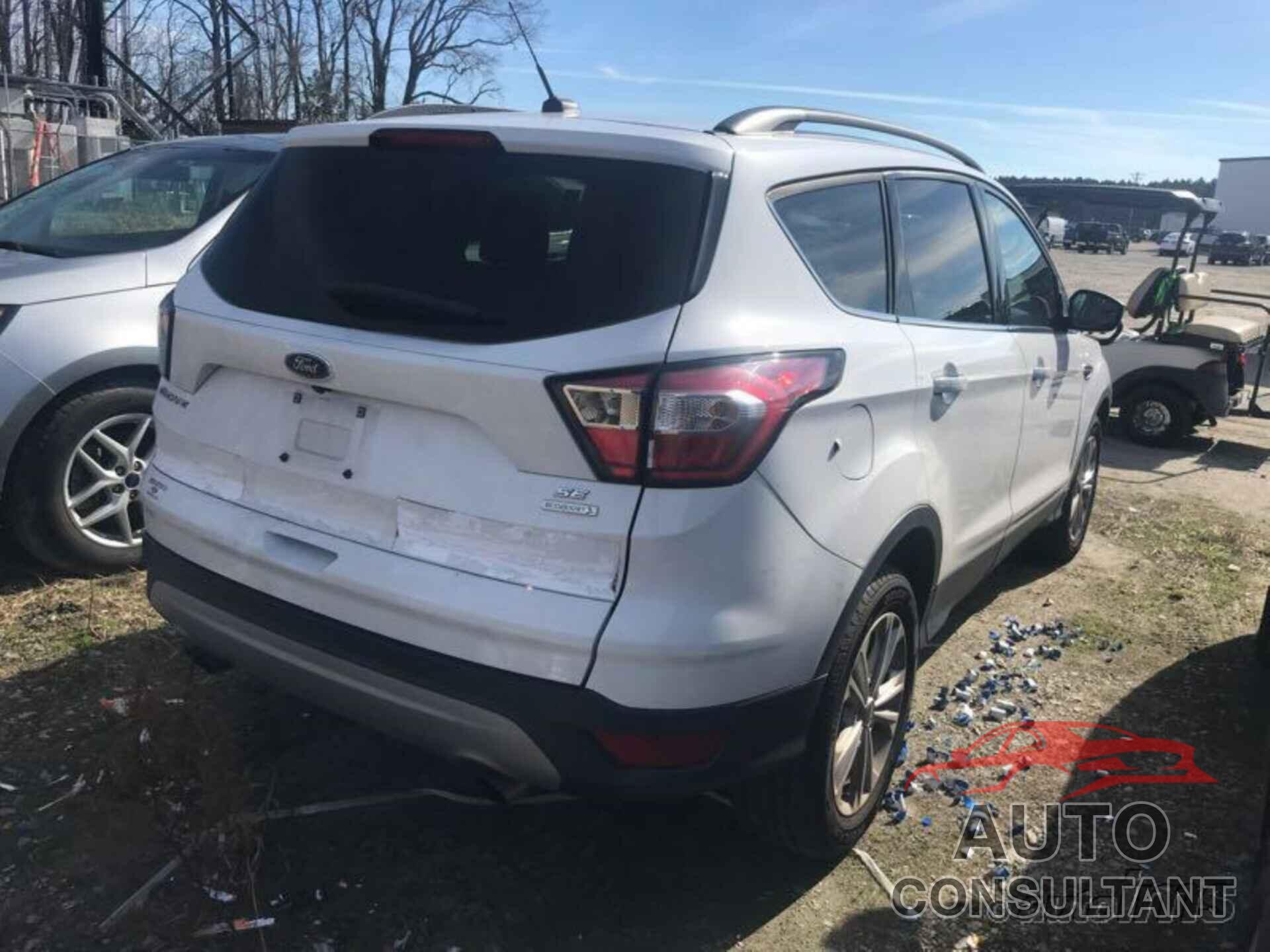 FORD ESCAPE 2018 - 1FMCU0GD3JUB17412