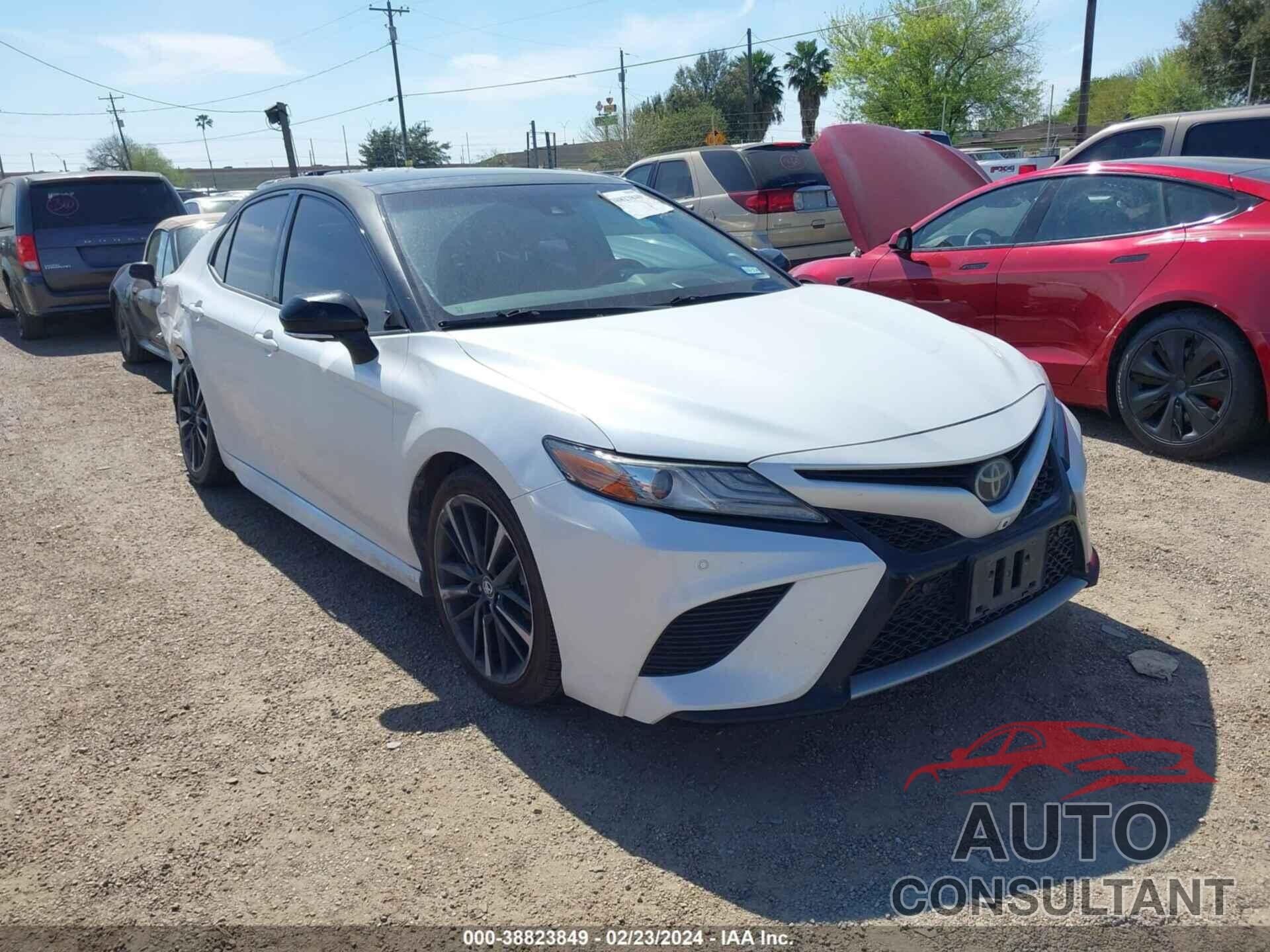 TOYOTA CAMRY 2018 - 4T1B61HKXJU146737