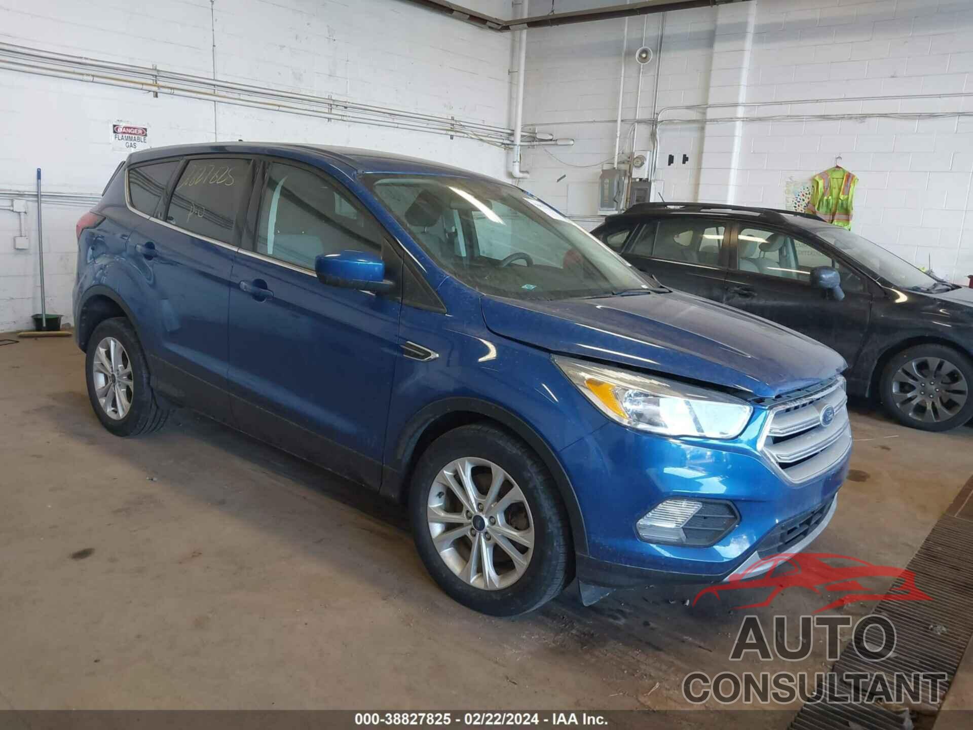 FORD ESCAPE 2019 - 1FMCU9GD3KUA04484