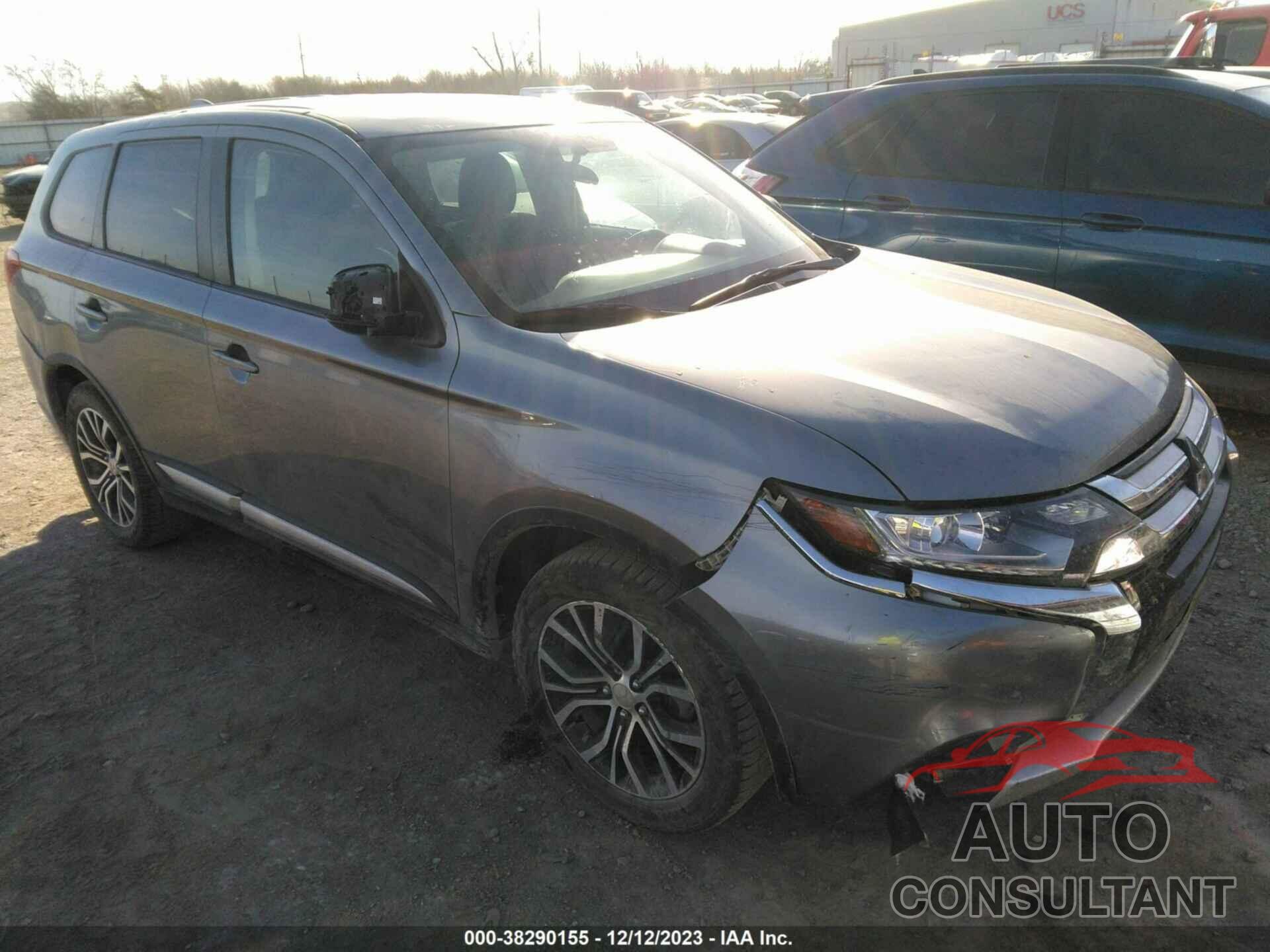 MITSUBISHI OUTLANDER 2018 - JA4AZ3A37JZ057016