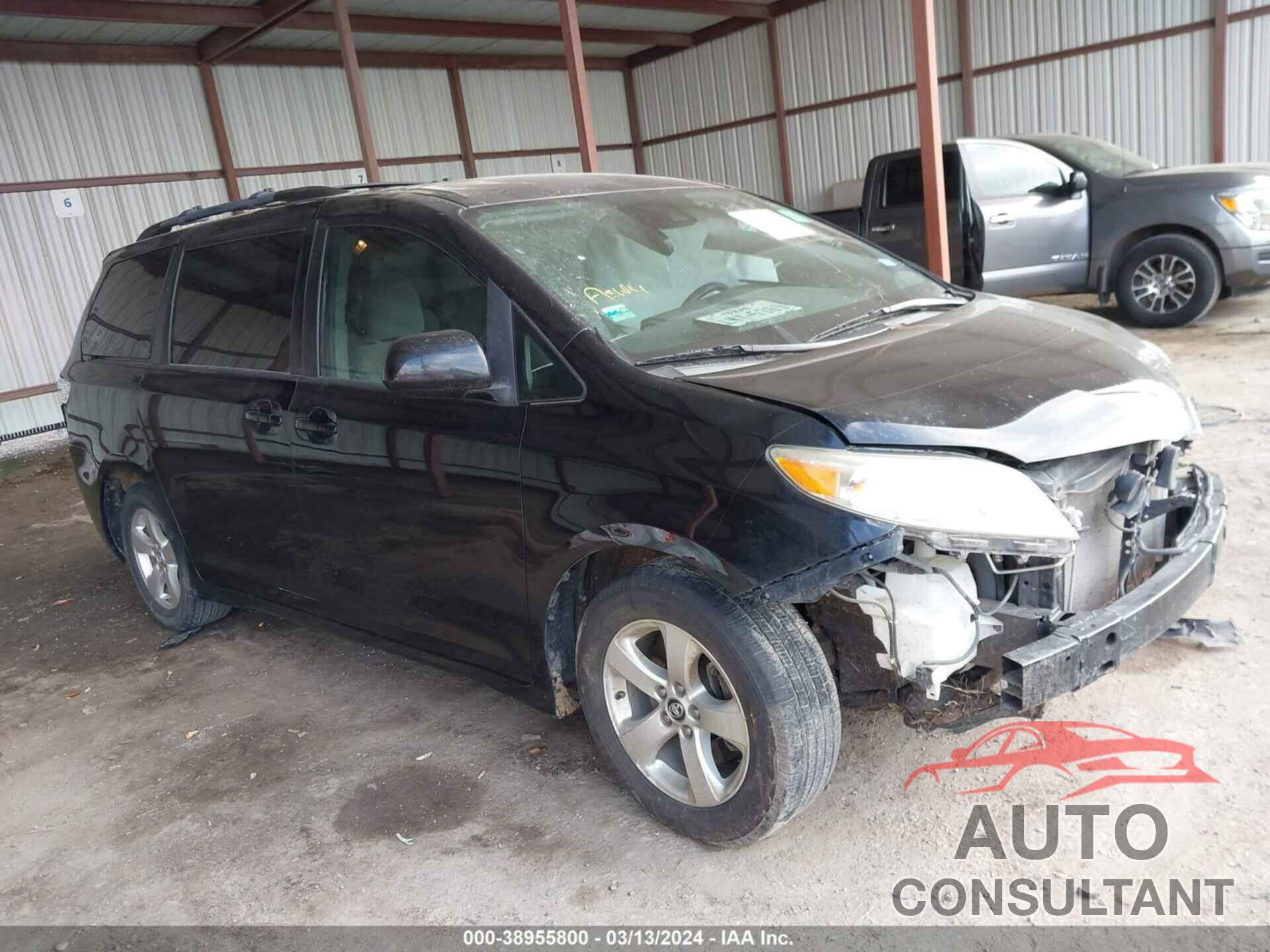 TOYOTA SIENNA 2018 - 5TDKZ3DC1JS947468