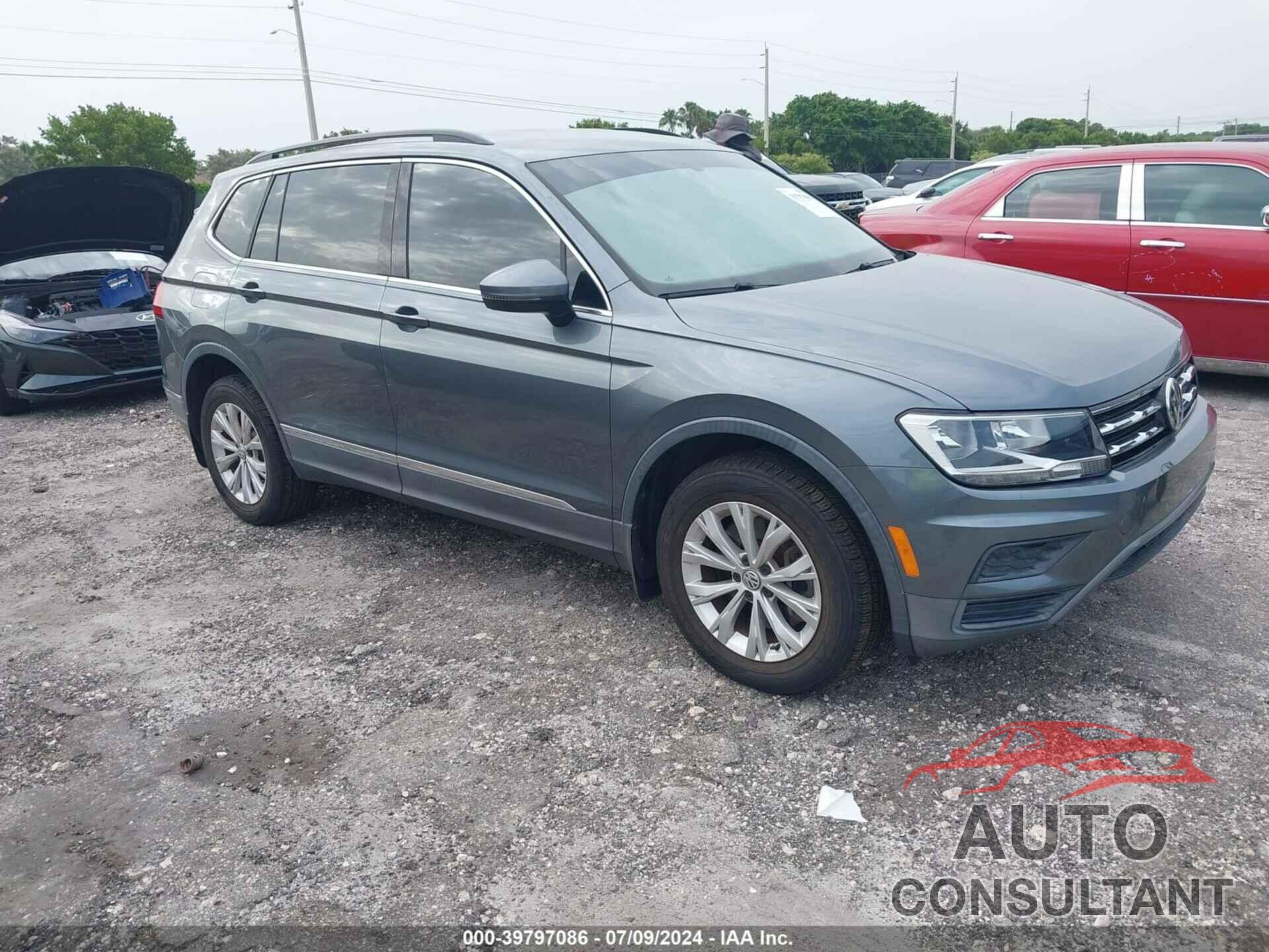 VOLKSWAGEN TIGUAN 2018 - 3VV3B7AX9JM213623