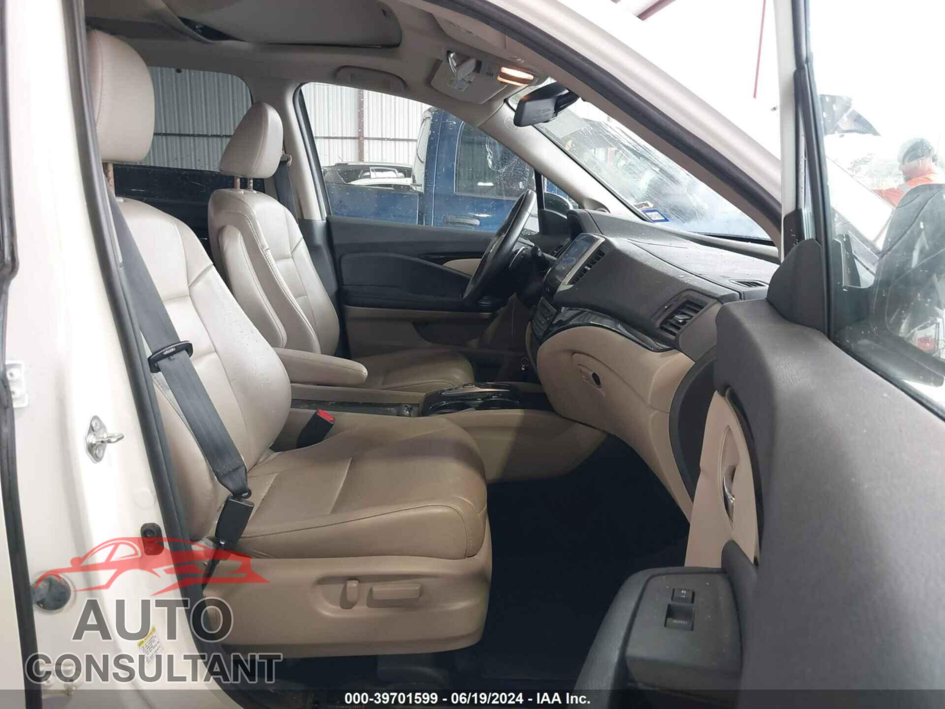HONDA PILOT 2016 - 5FNYF5H99GB016114