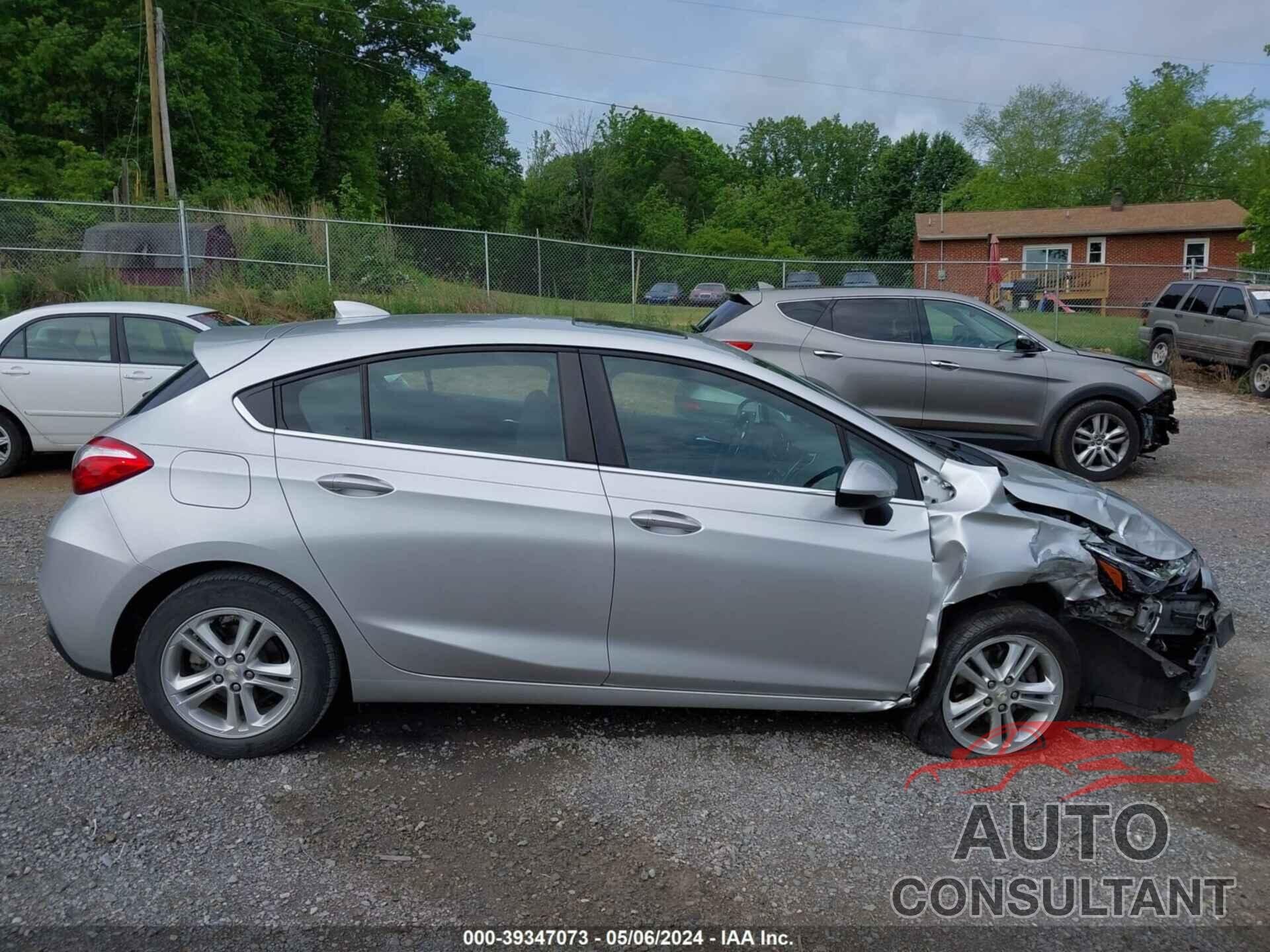 CHEVROLET CRUZE 2018 - 3G1BE6SM0JS568684