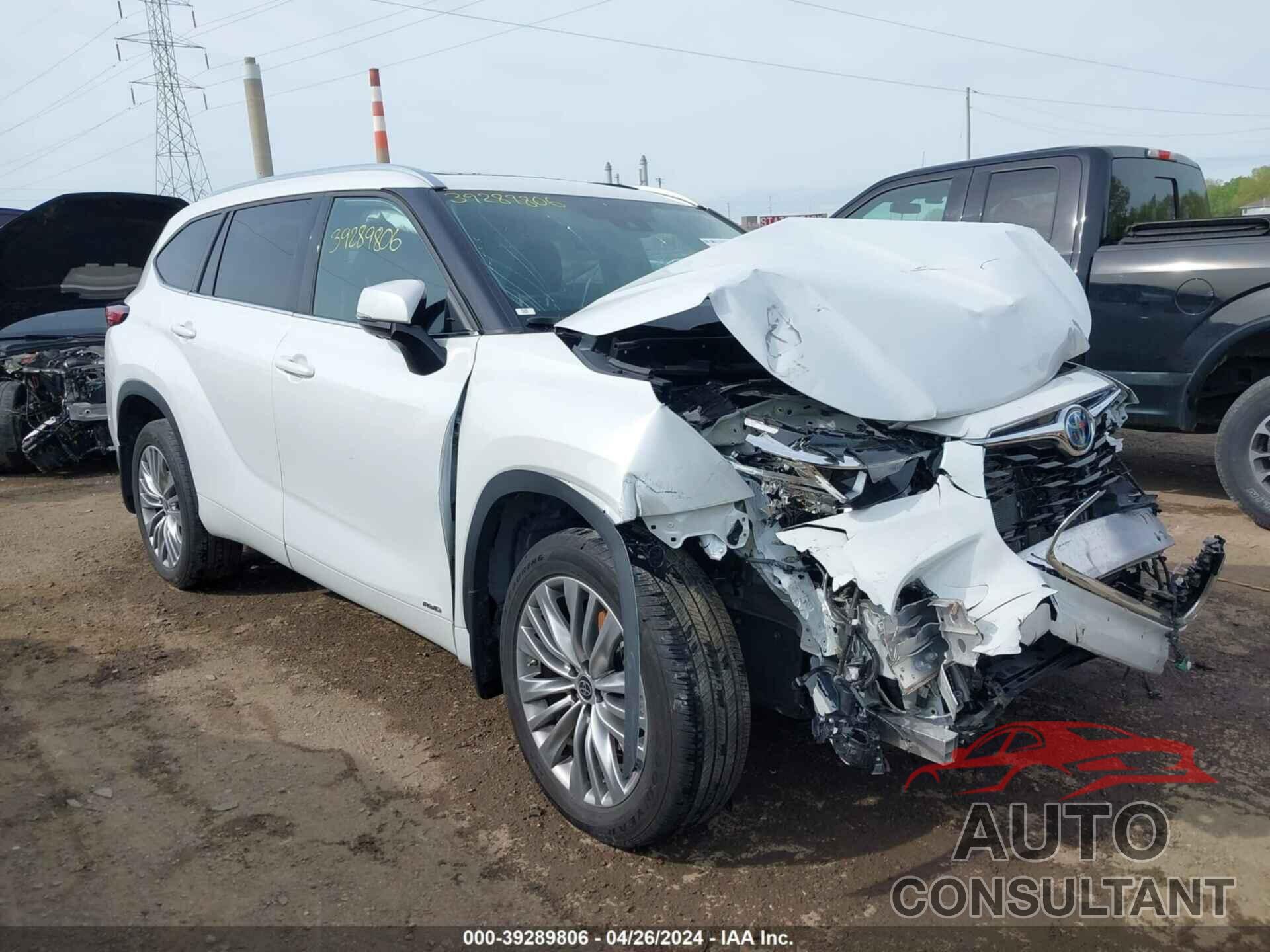 TOYOTA HIGHLANDER 2022 - 5TDEBRCHXNS085181