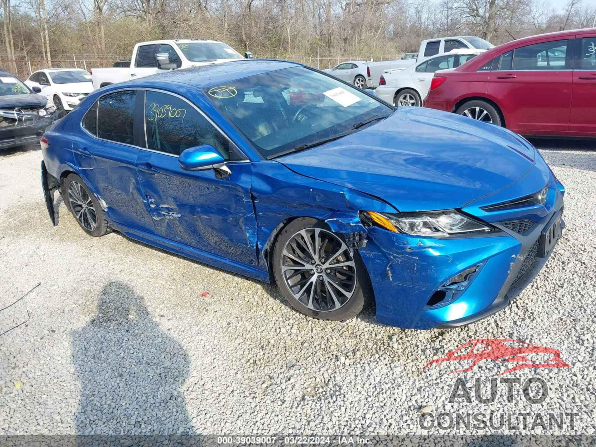 TOYOTA CAMRY 2018 - 4T1B11HK9JU037409