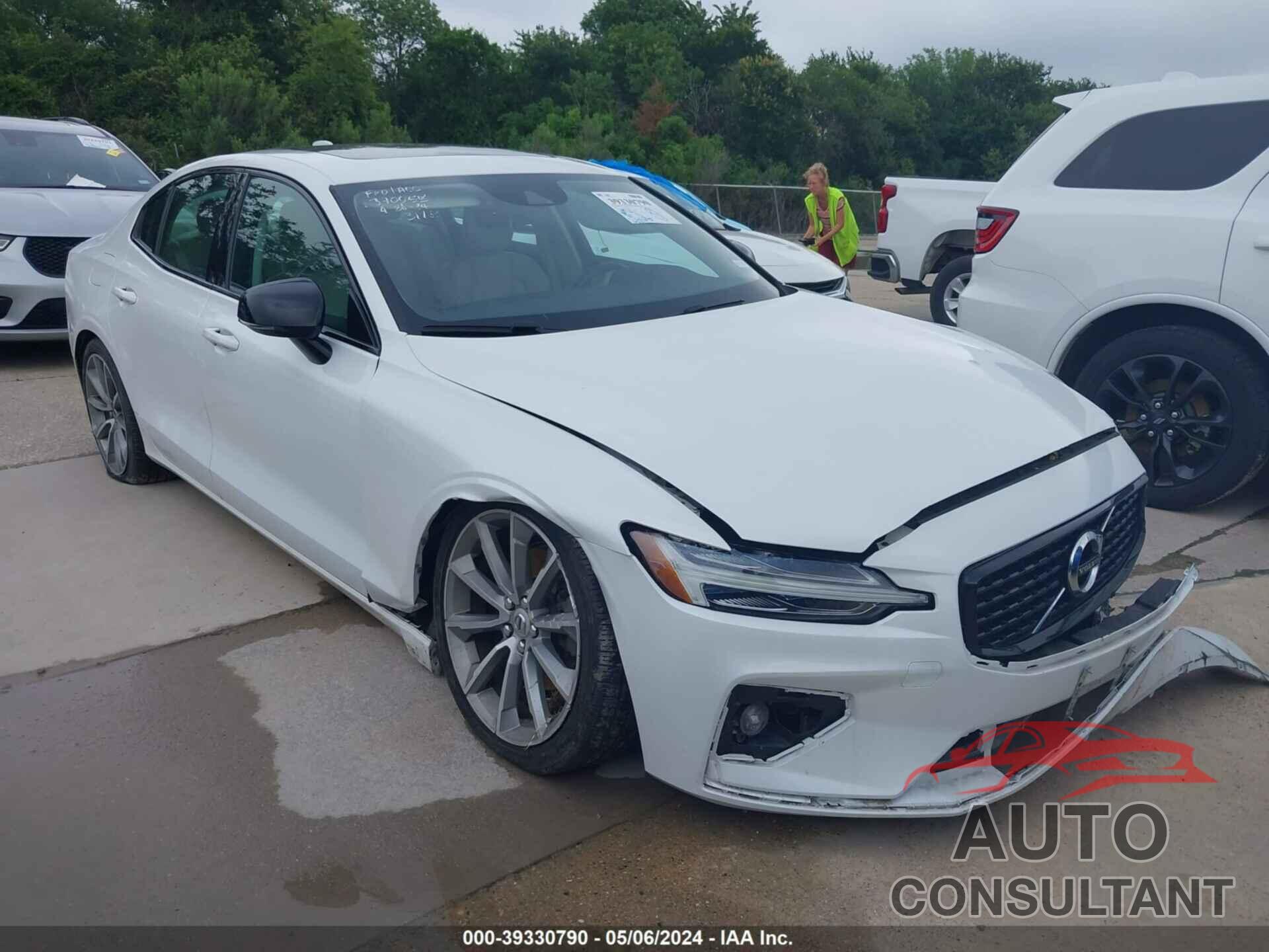 VOLVO S60 2021 - 7JR102FZ9MG119329