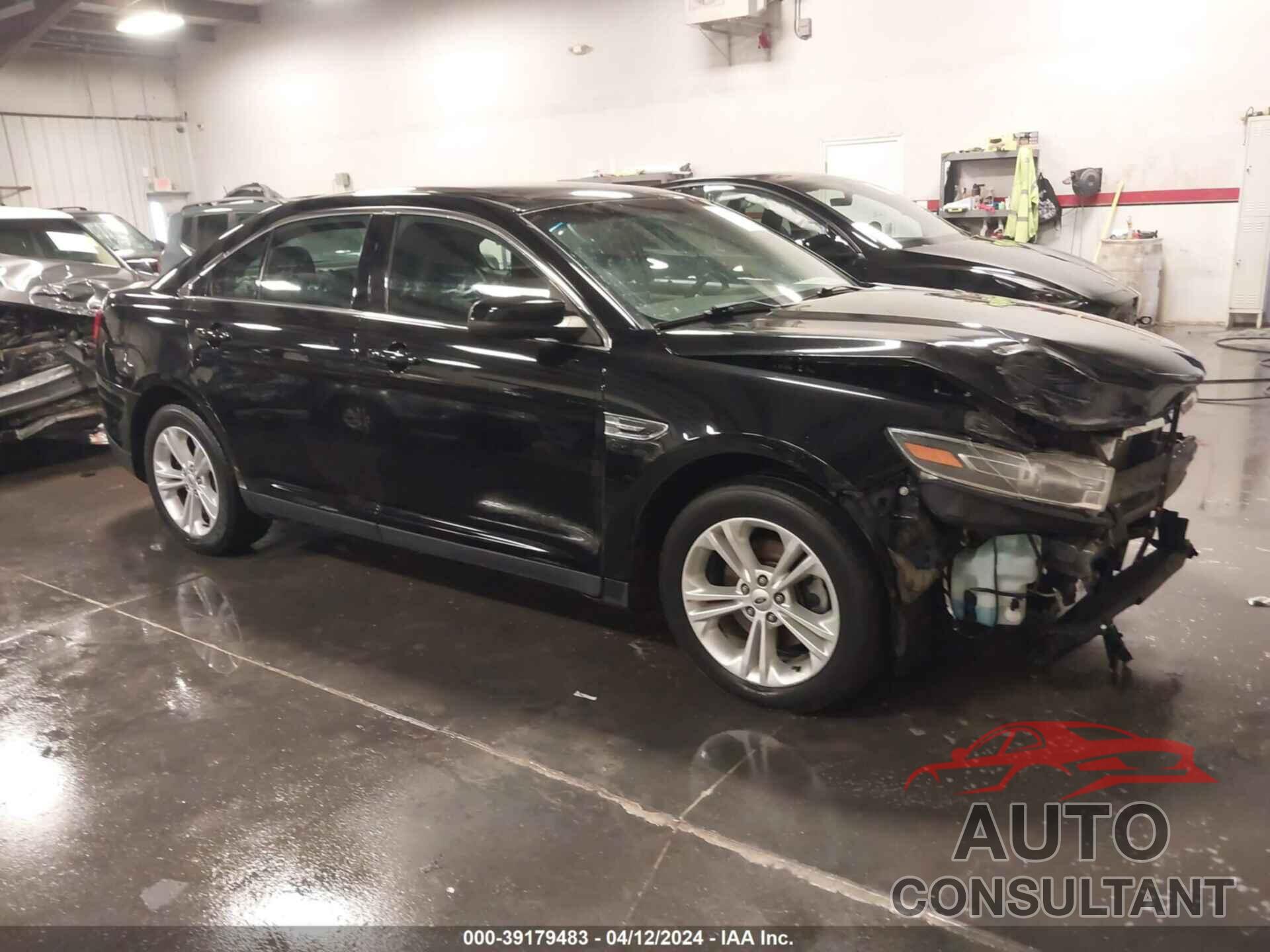 FORD TAURUS 2018 - 1FAHP2E81JG126066