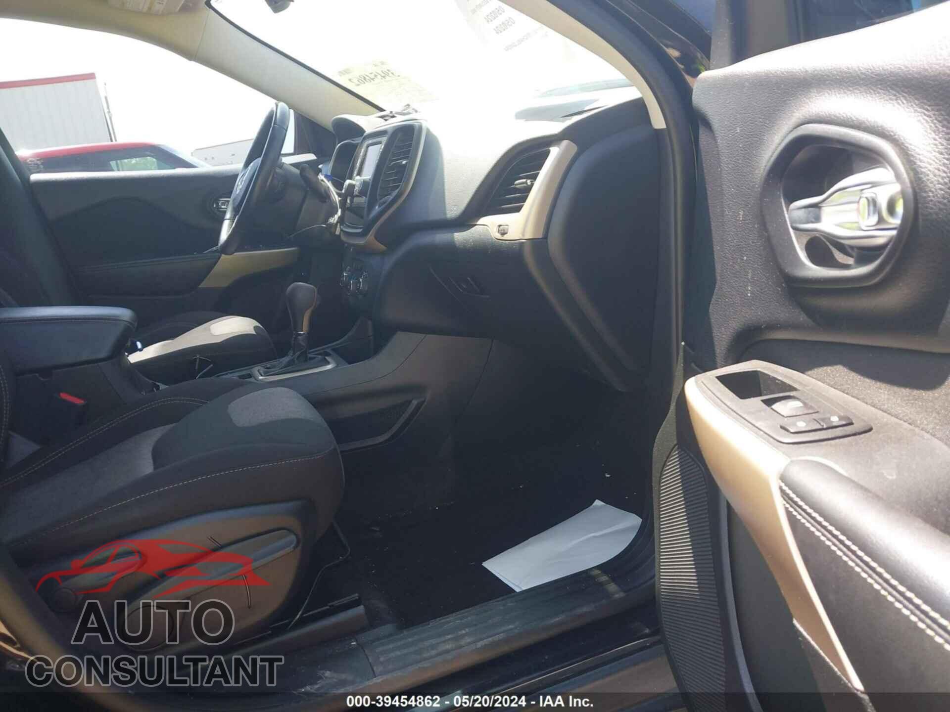 JEEP CHEROKEE 2018 - 1C4PJLCB0JD596232