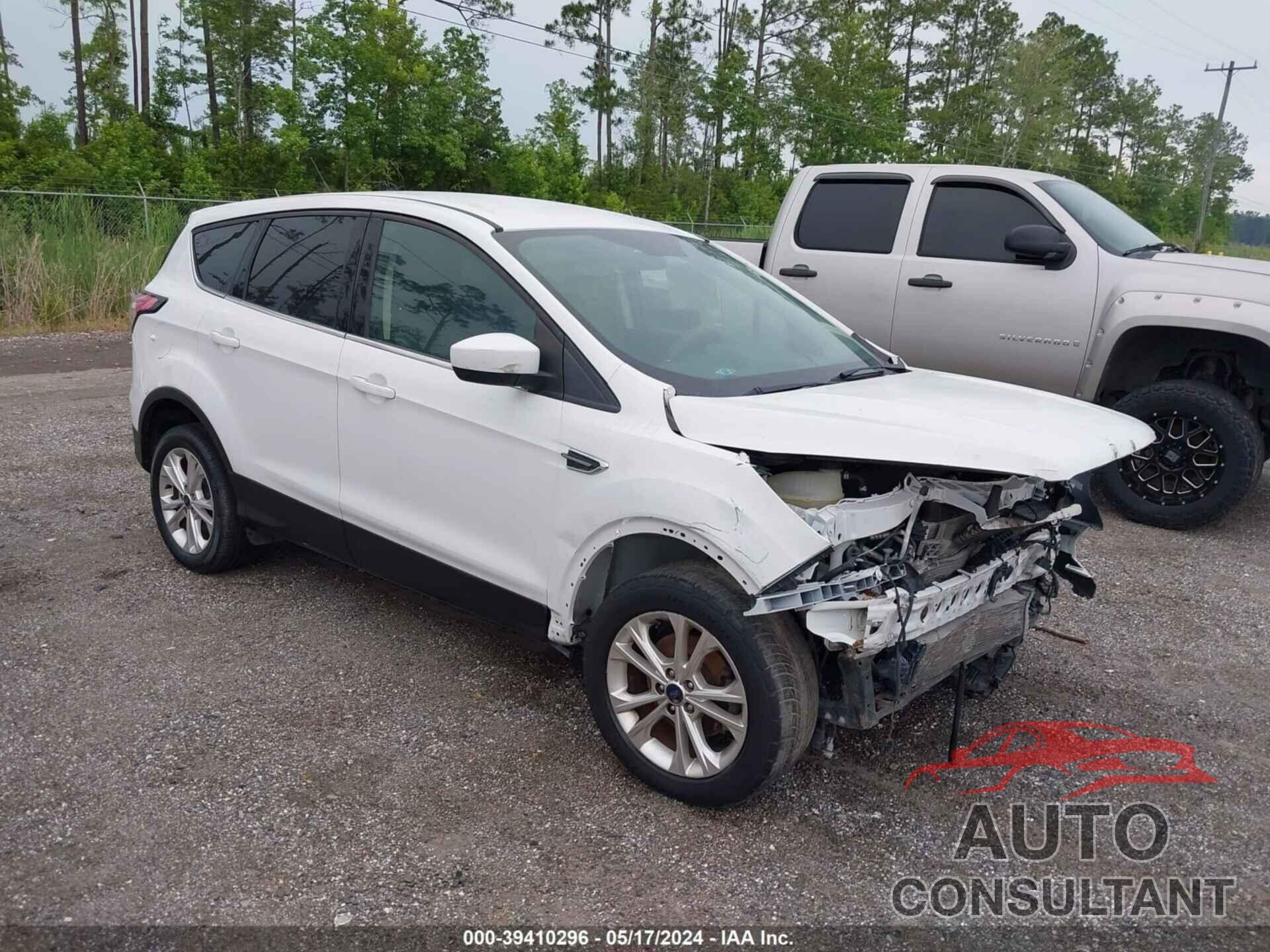 FORD ESCAPE 2017 - 1FMCU0GD0HUD12992