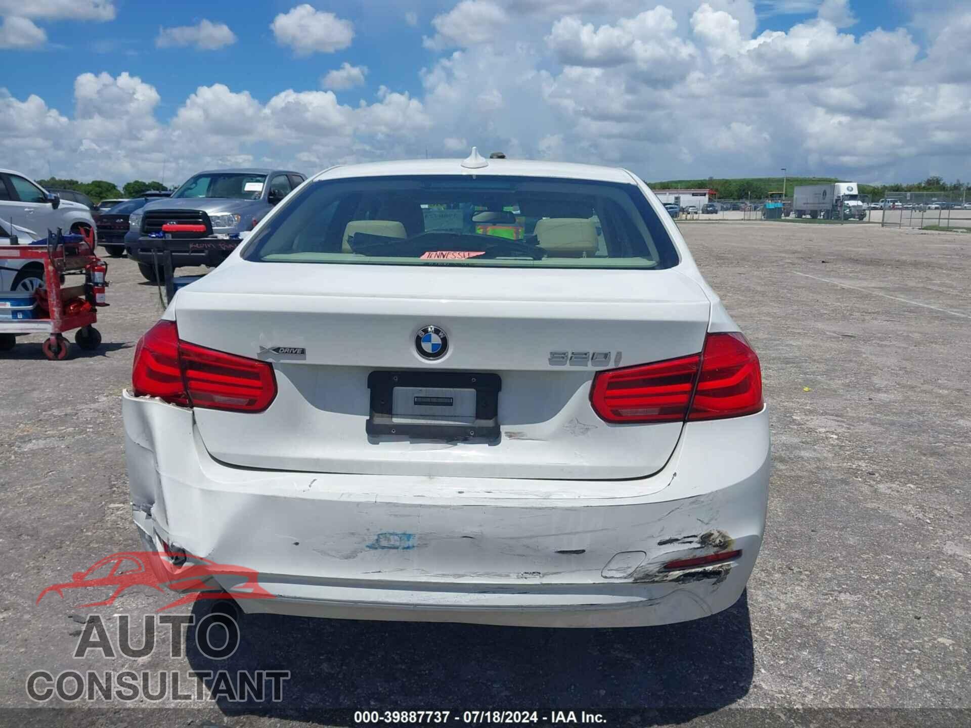 BMW 320I 2016 - WBA8E5G56GNU20472