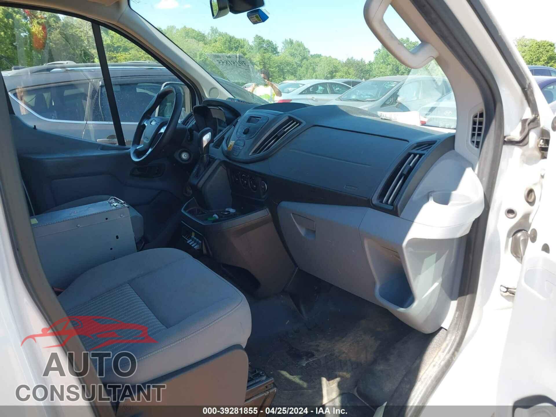 FORD TRANSIT-150 2017 - 1FTYE2YM9HKB55461