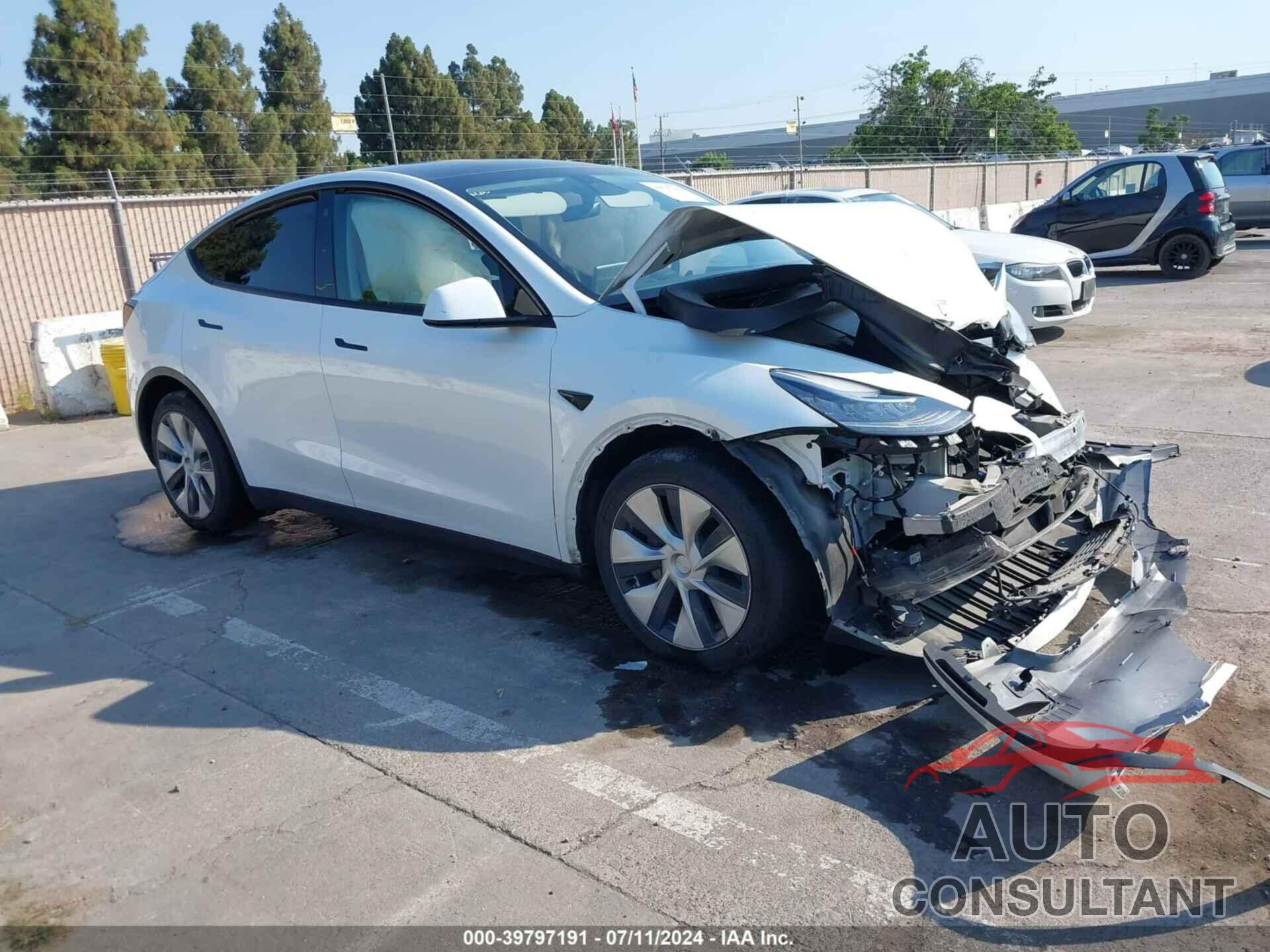 TESLA MODEL Y 2023 - 7SAYGDEE5PF589233