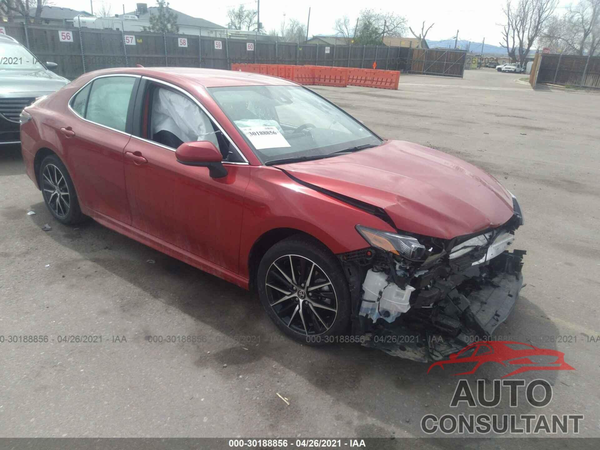 TOYOTA CAMRY 2021 - 4T1G11AKXMU403060