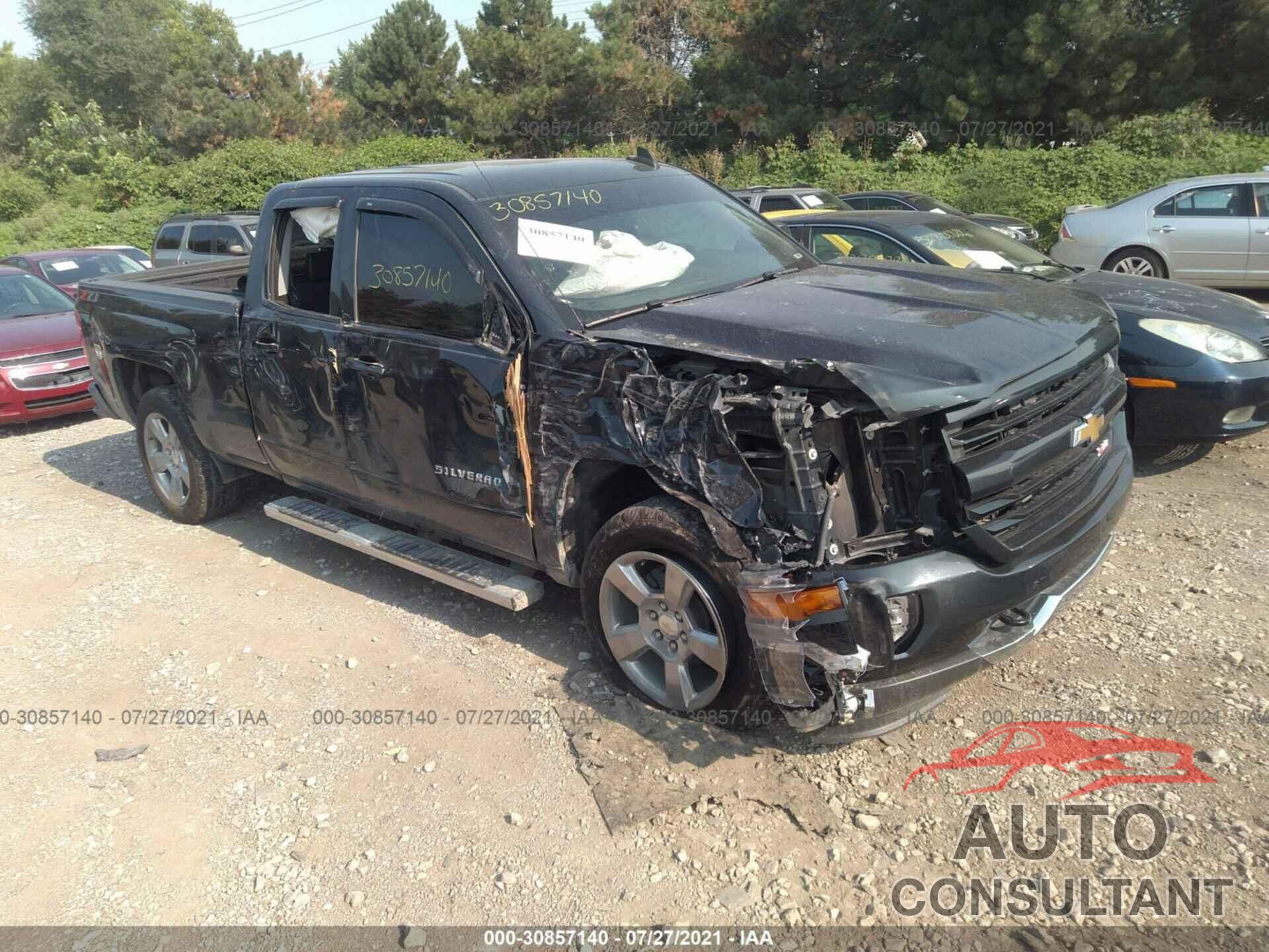 CHEVROLET SILVERADO 1500 2018 - 1GCVKREC7JZ208638
