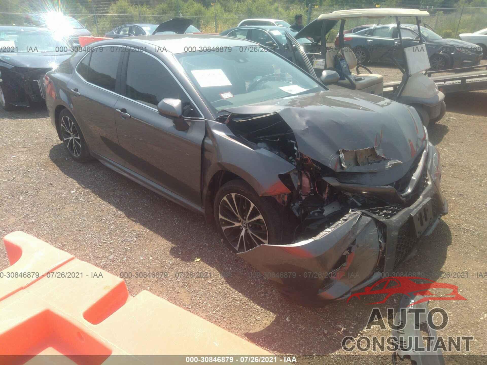 TOYOTA CAMRY 2019 - 4T1B11HK2KU833419