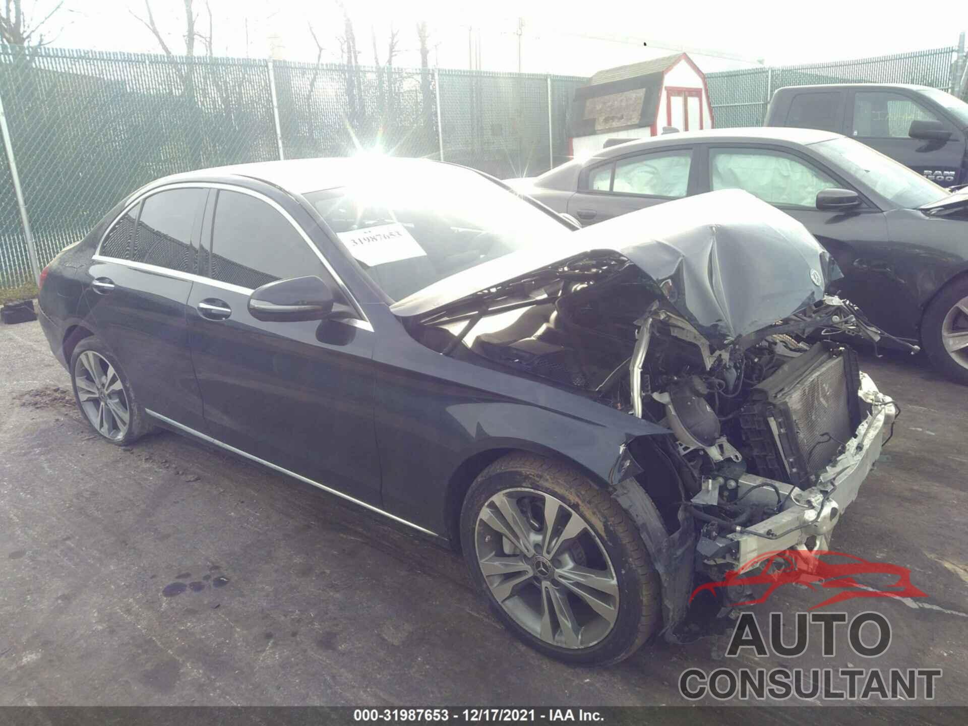 MERCEDES-BENZ C-CLASS 2018 - 55SWF4KB8JU281013