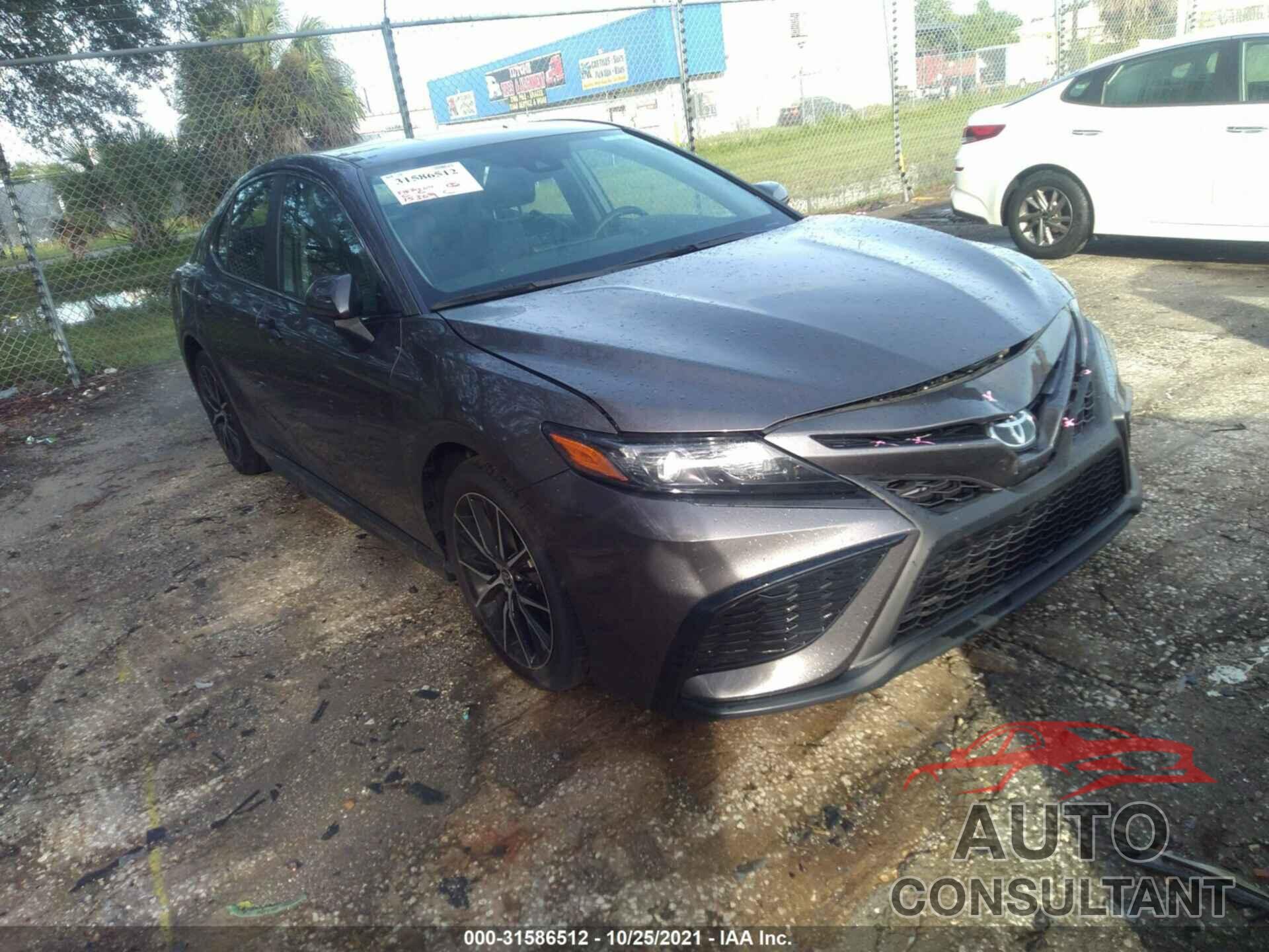 TOYOTA CAMRY 2021 - 4T1G11AK4MU441500