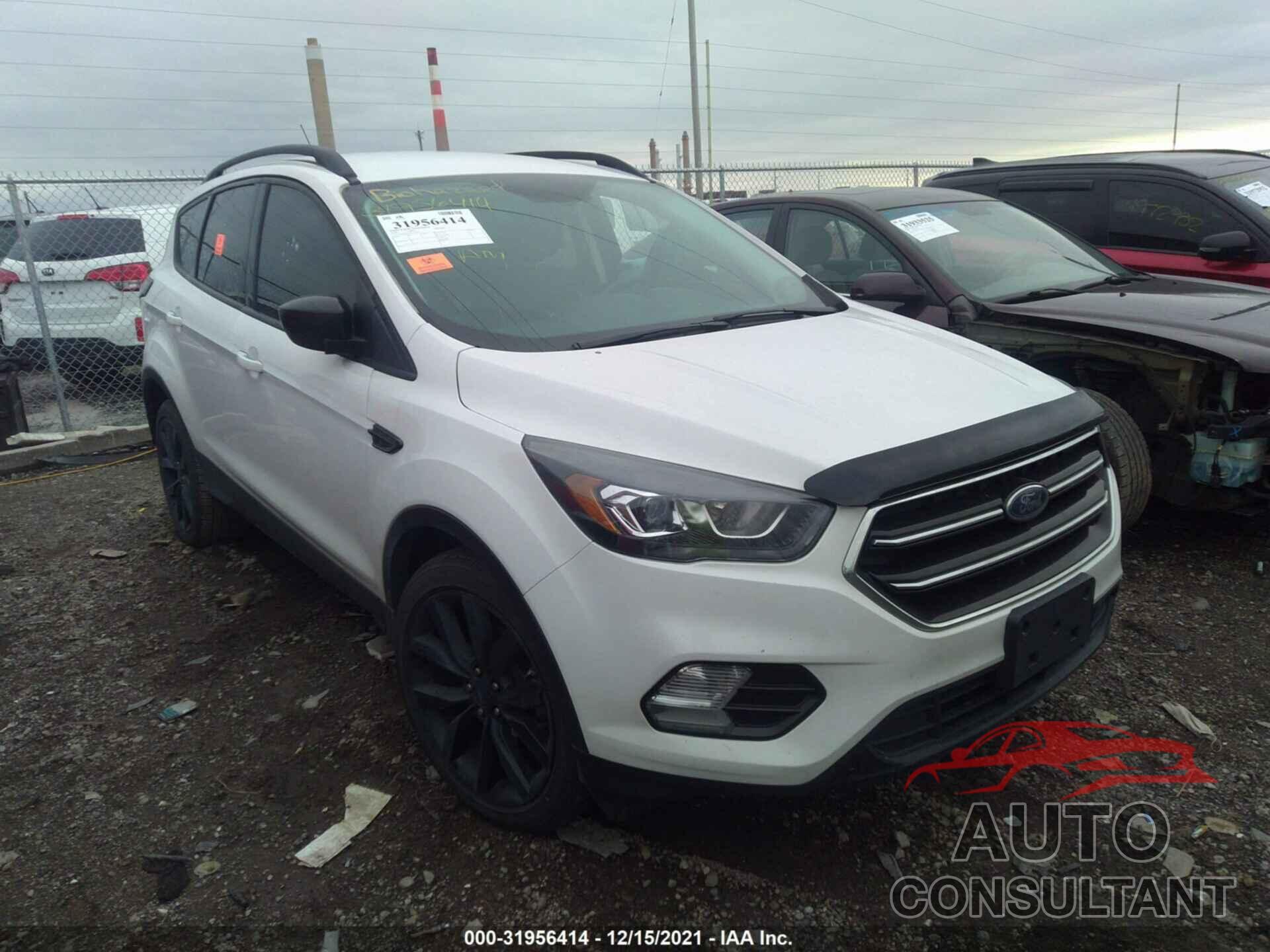 FORD ESCAPE 2018 - 1FMCU0GD4JUC30477