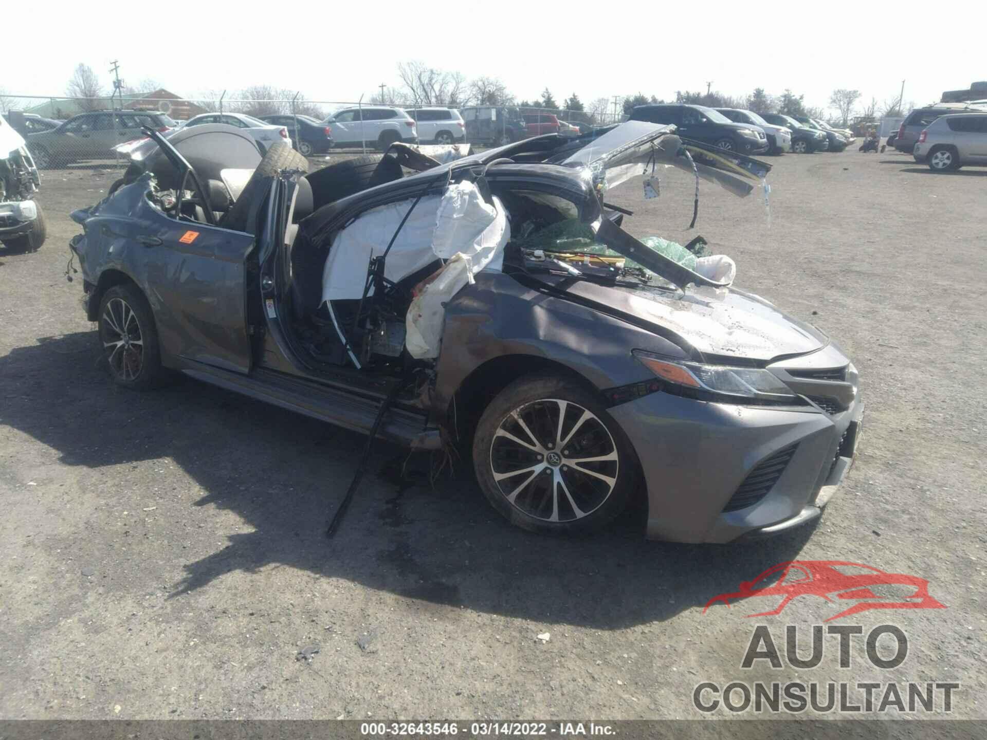 TOYOTA CAMRY 2018 - 4T1B11HKXJU675944