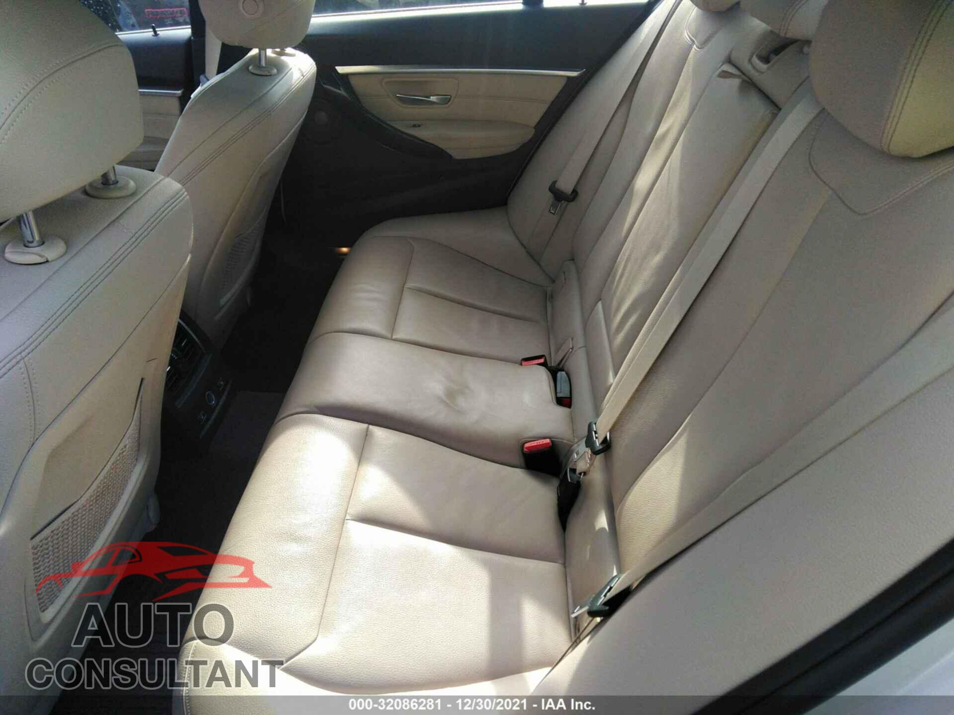 BMW 3 SERIES 2016 - WBA8E3G58GNU00213