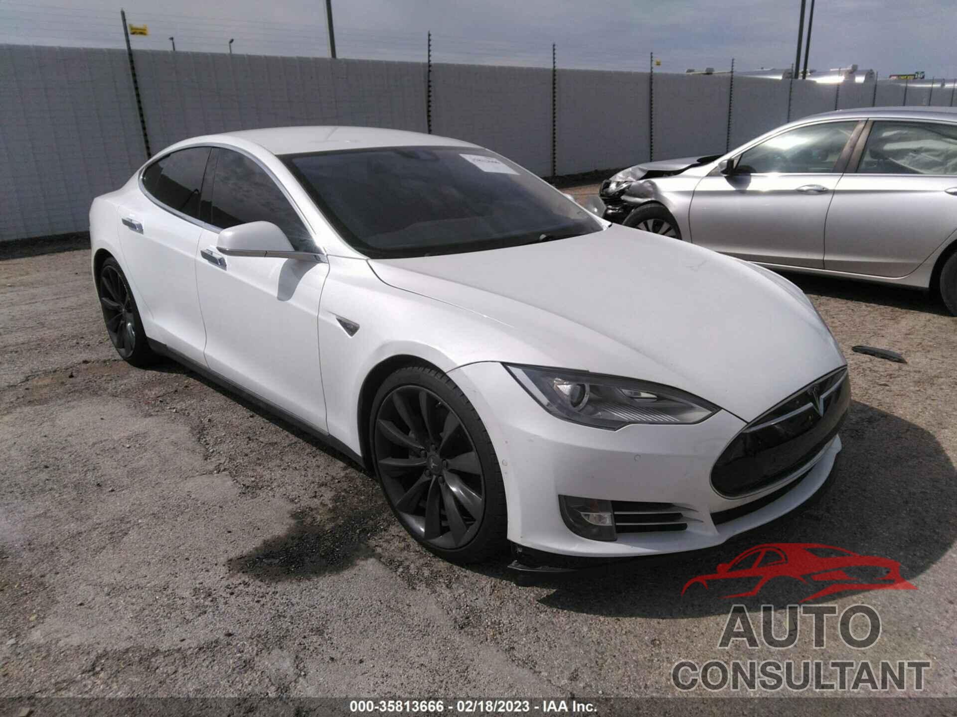 TESLA MODEL S 2015 - 5YJSA1E23FF111416