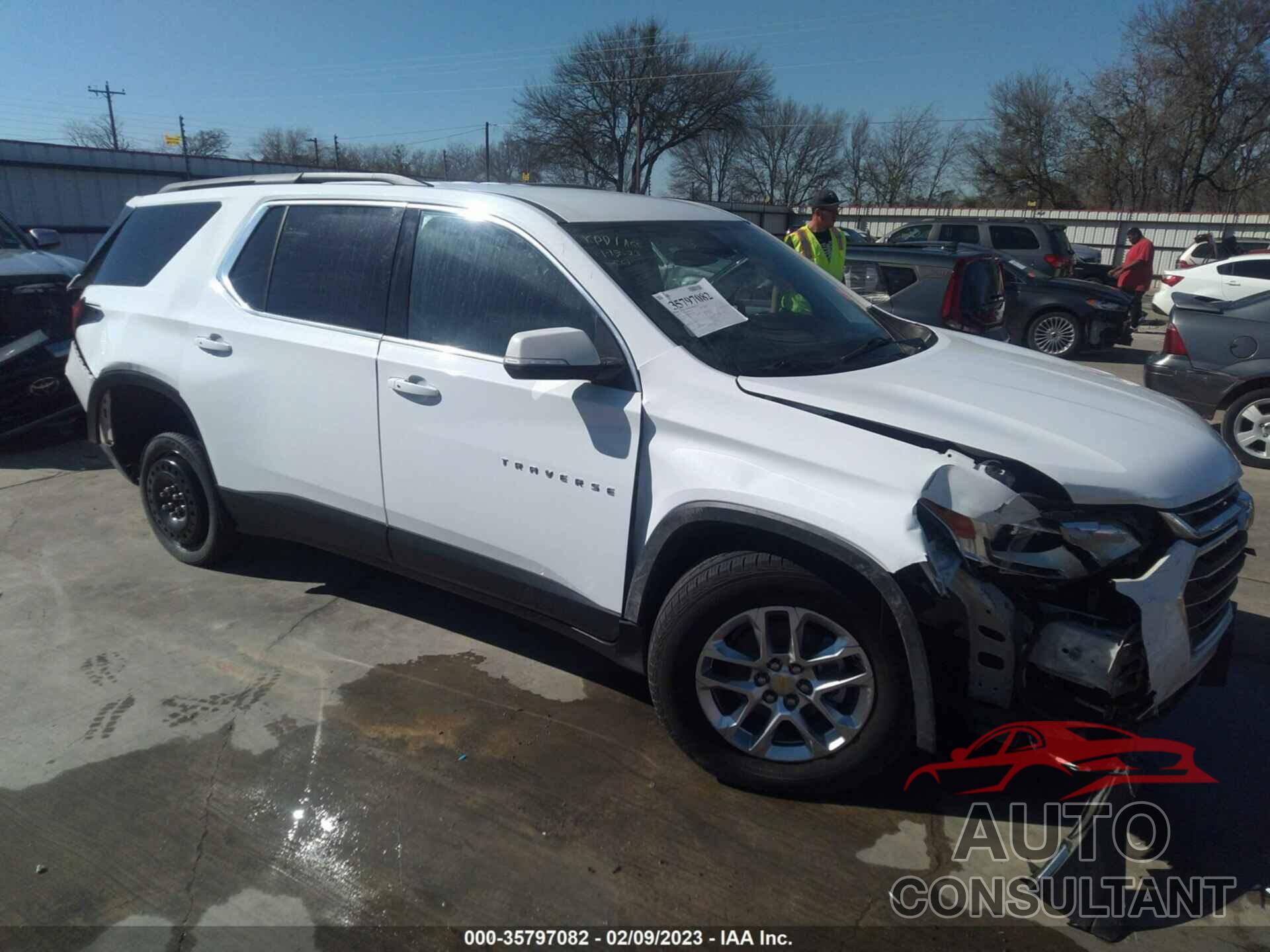 CHEVROLET TRAVERSE 2019 - 1GNERGKW0KJ228025