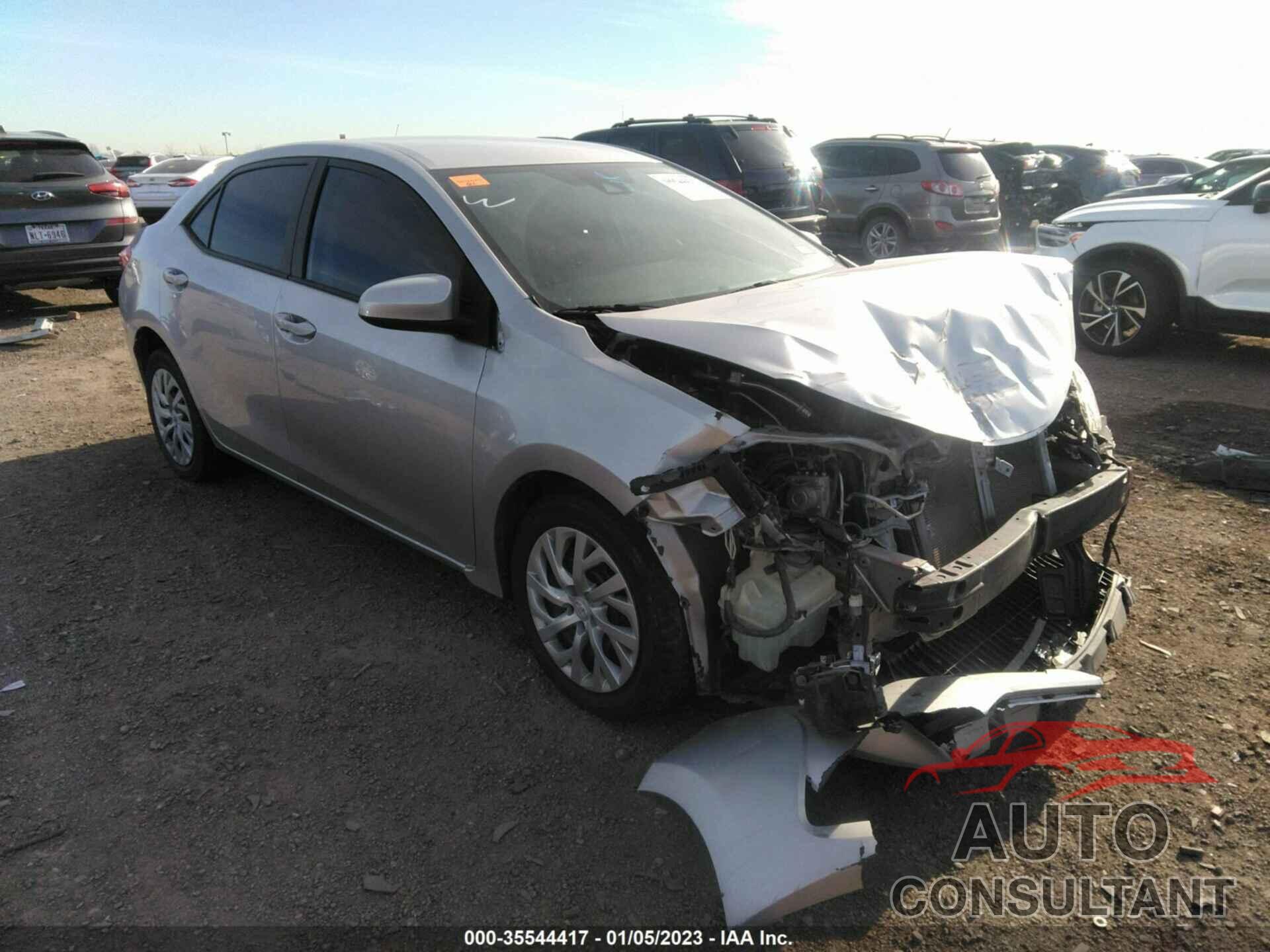 TOYOTA COROLLA 2018 - 5YFBURHE9JP823812